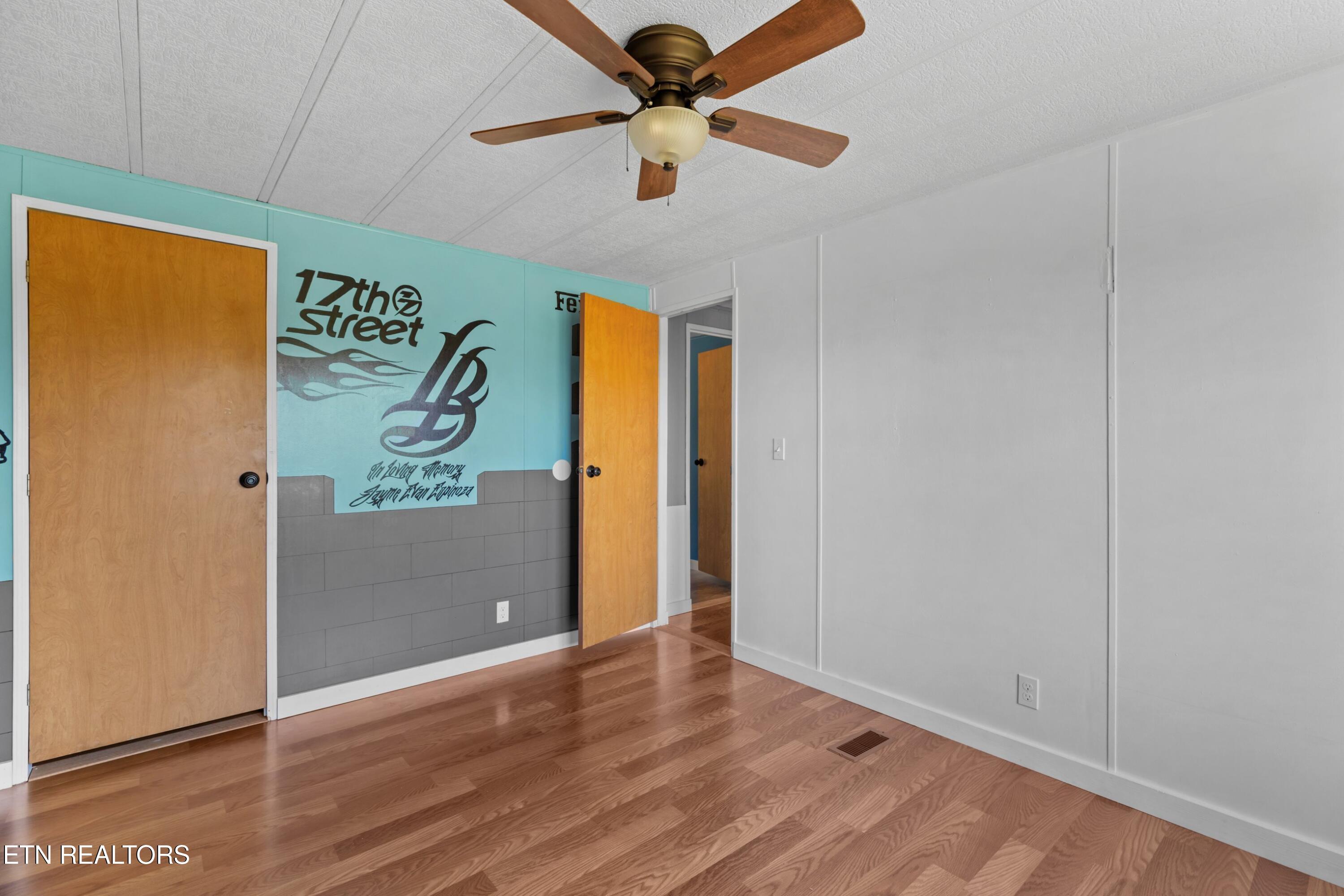 1424 River Breeze Drive Sevierville TN 37876