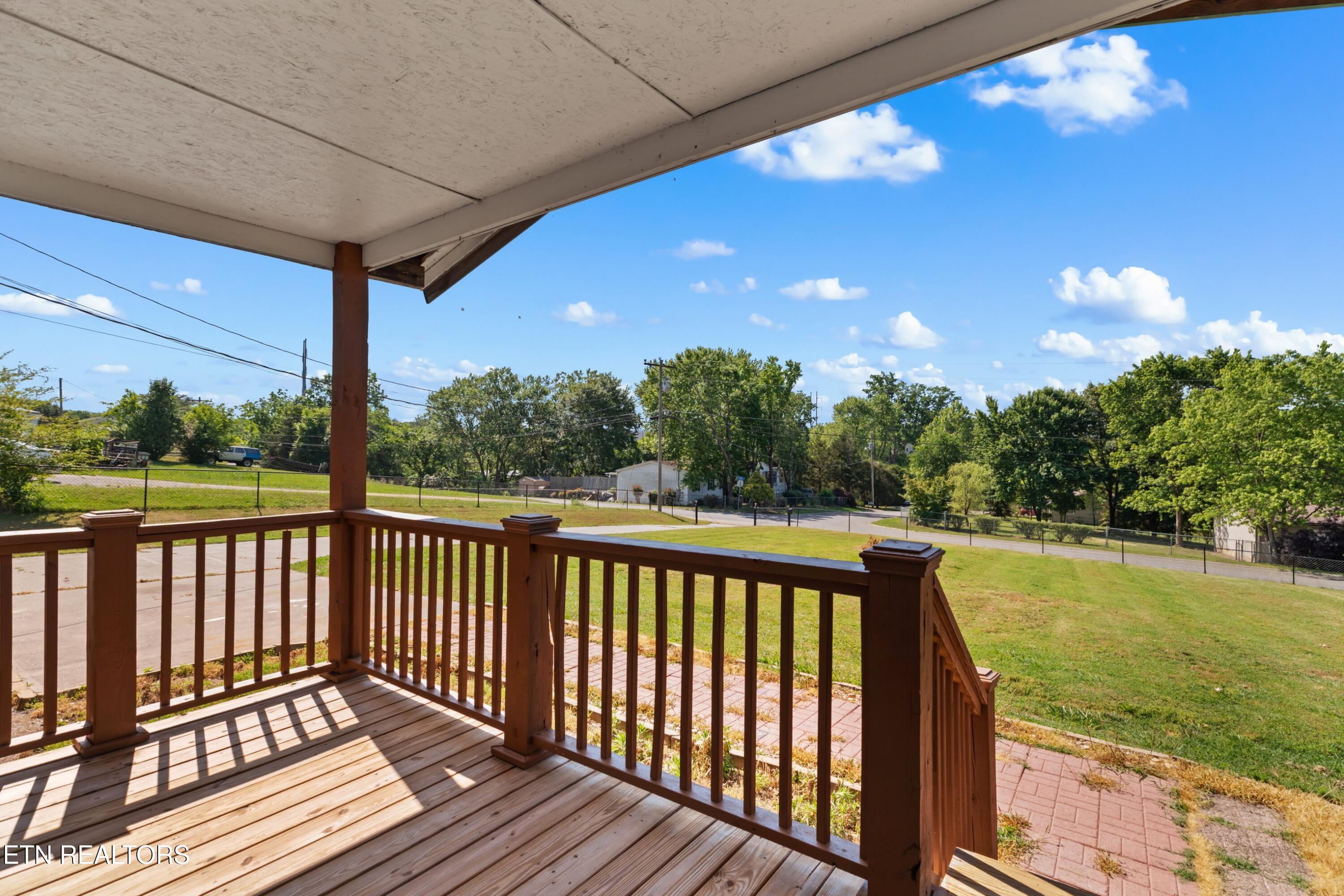 1424 River Breeze Drive Sevierville TN 37876