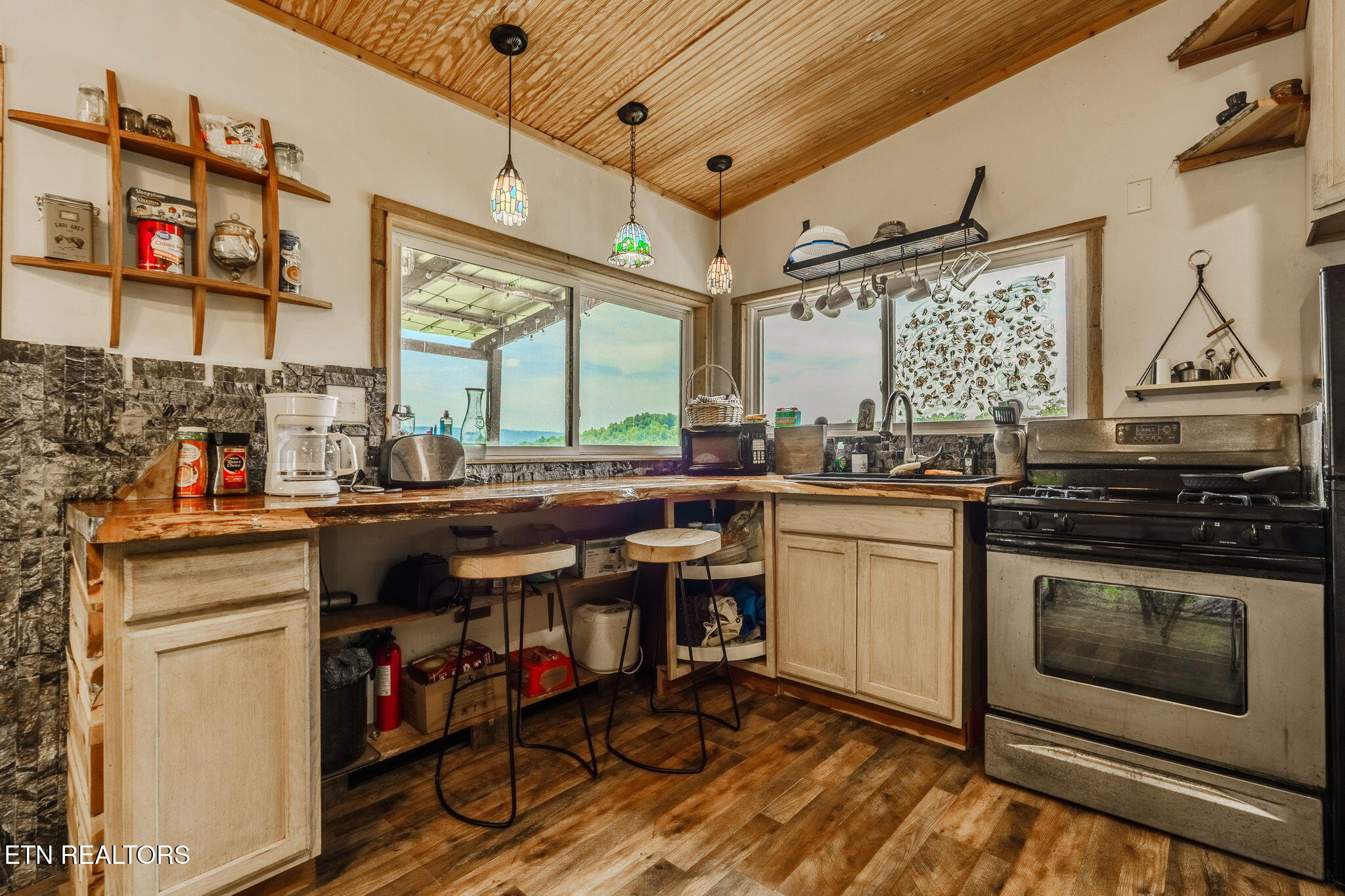 1563 Raven Hill Road Tazewell TN 37879