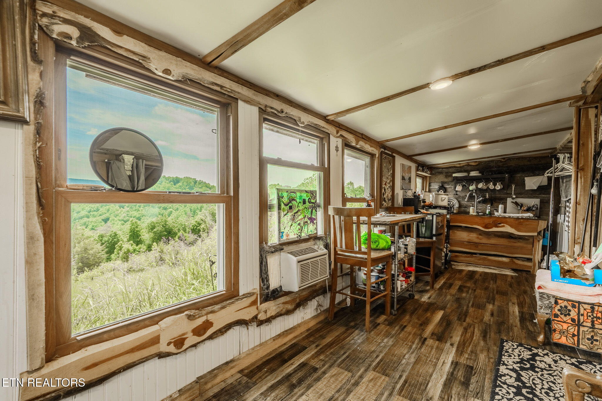 1563 Raven Hill Road Tazewell TN 37879