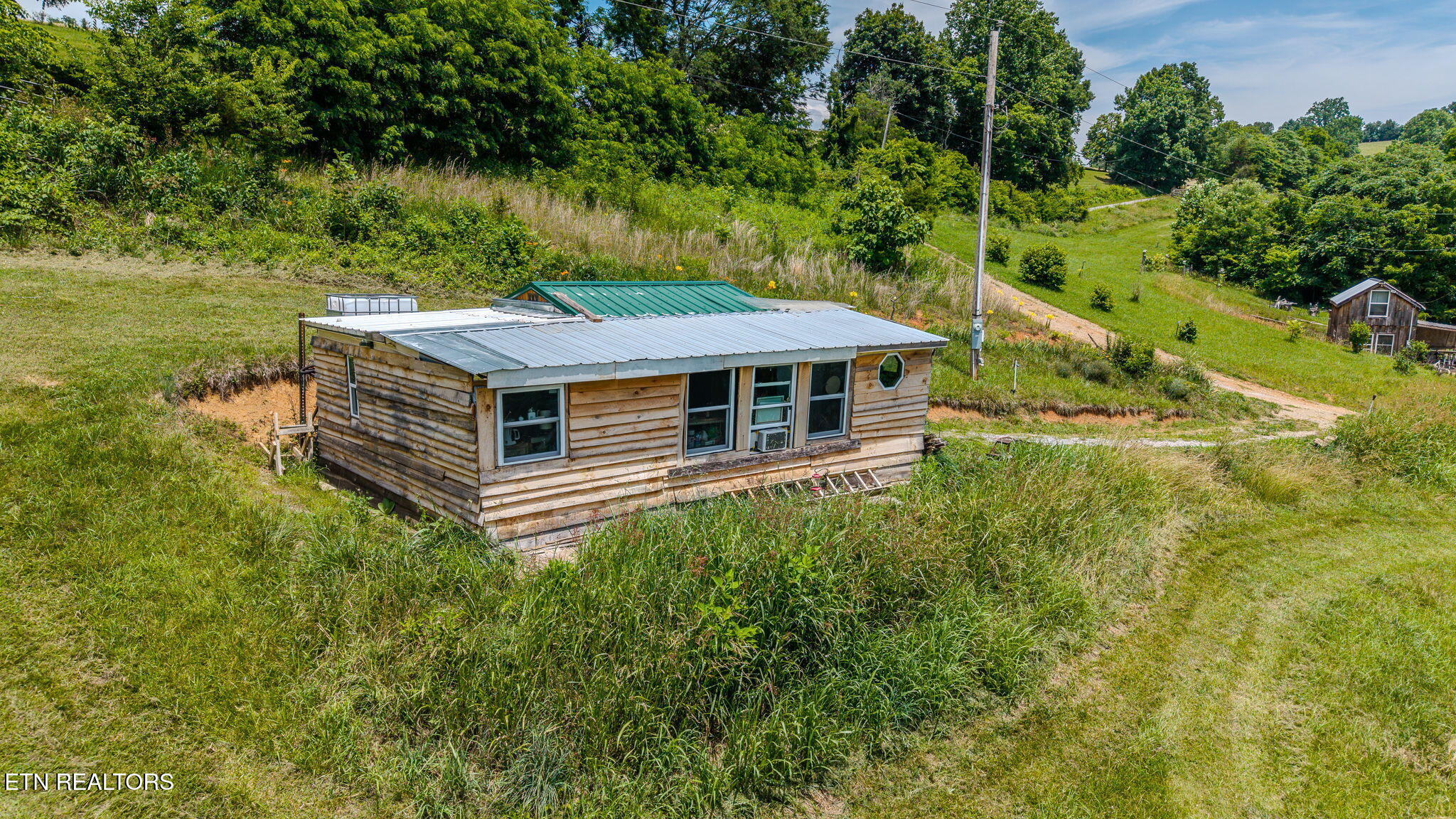 1563 Raven Hill Road Tazewell TN 37879
