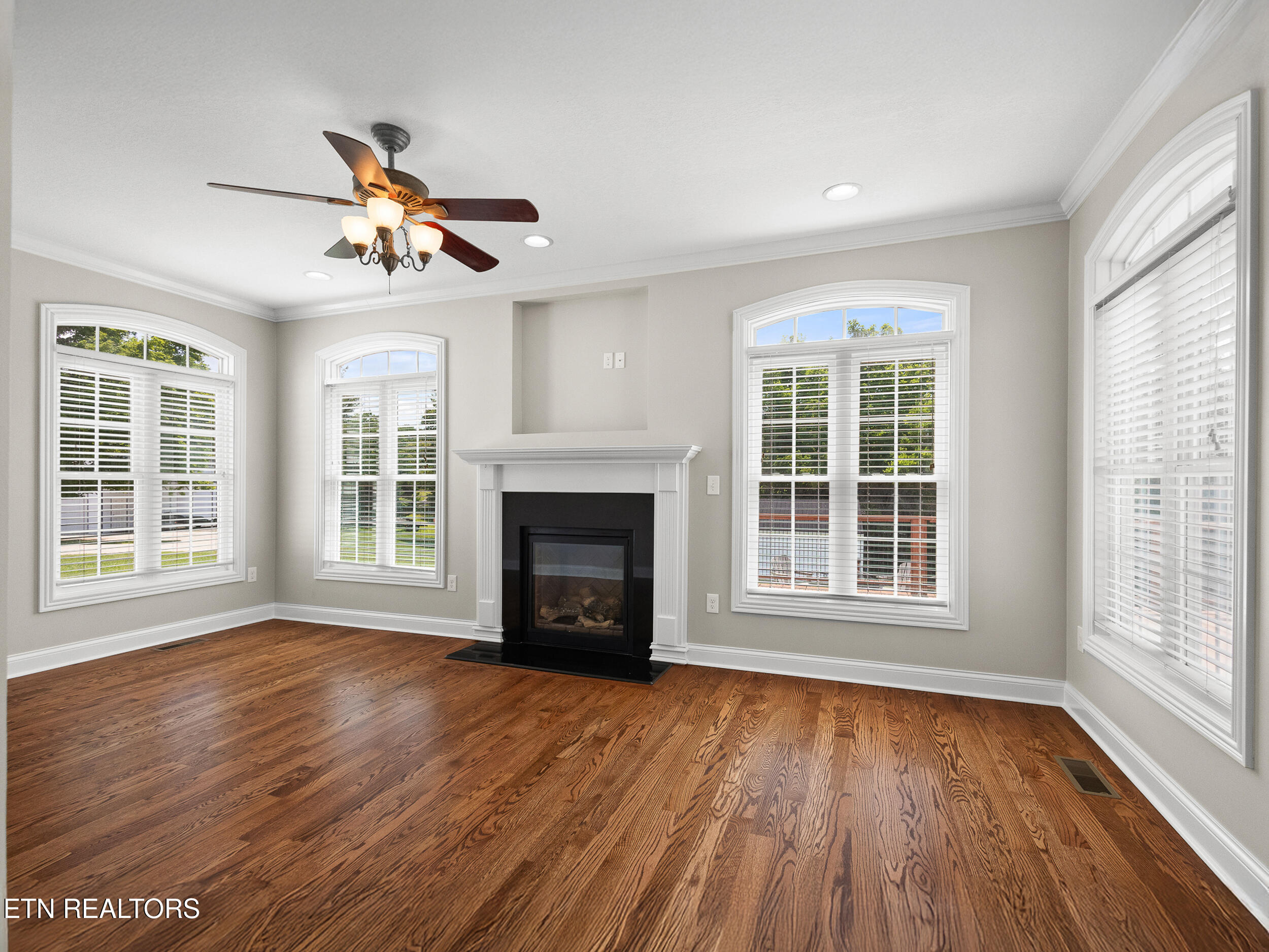 1229 New Hope Road Rockwood TN 37854