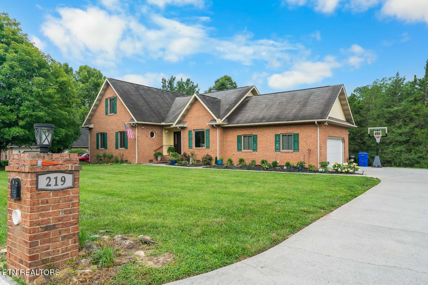 219 Twinleaf Lane Knoxville TN 37920
