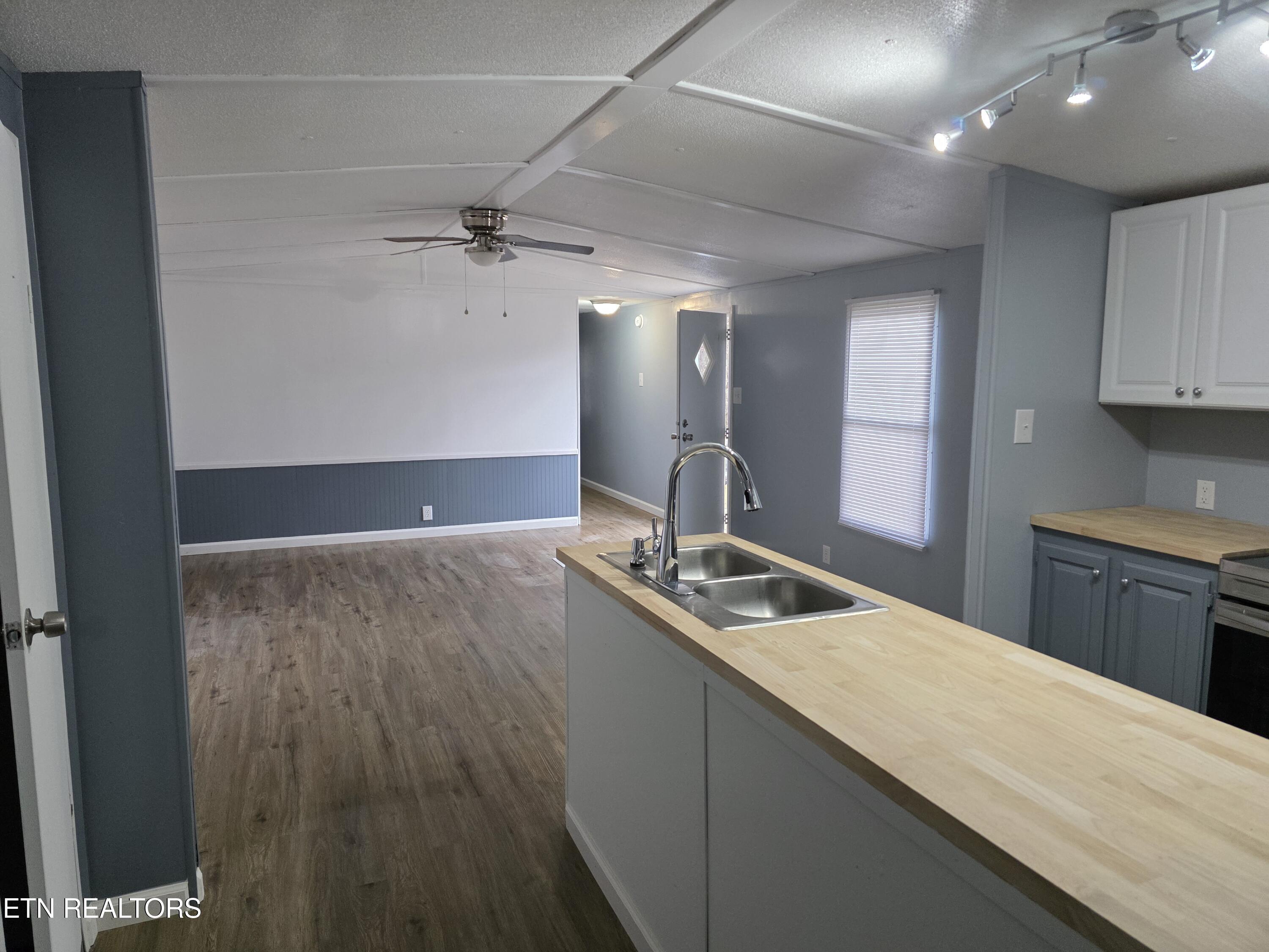 1288 Maiden Lane Lane Jellico TN 37762