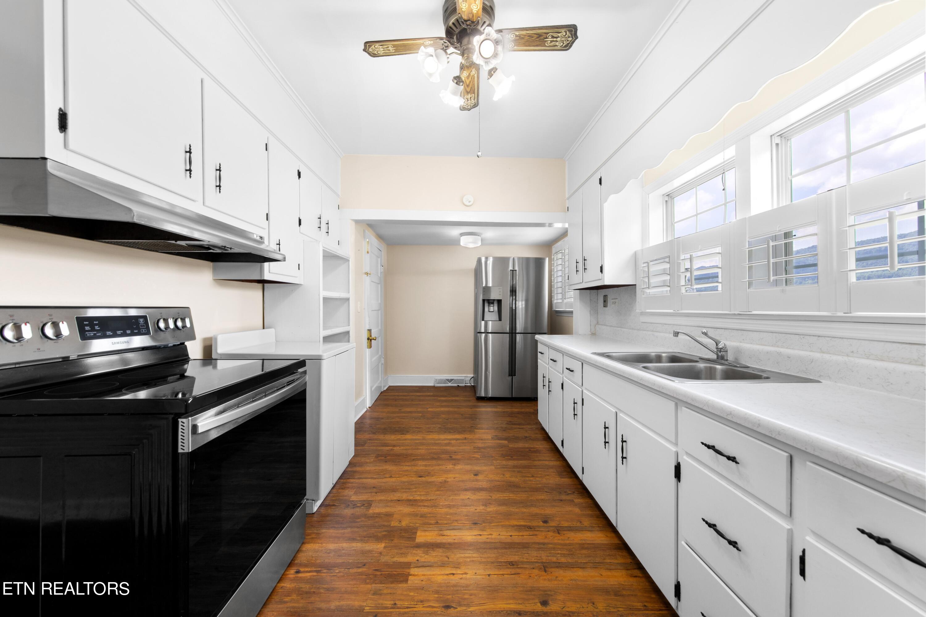 693 Old Middlesboro Highway Lafollette TN 37766