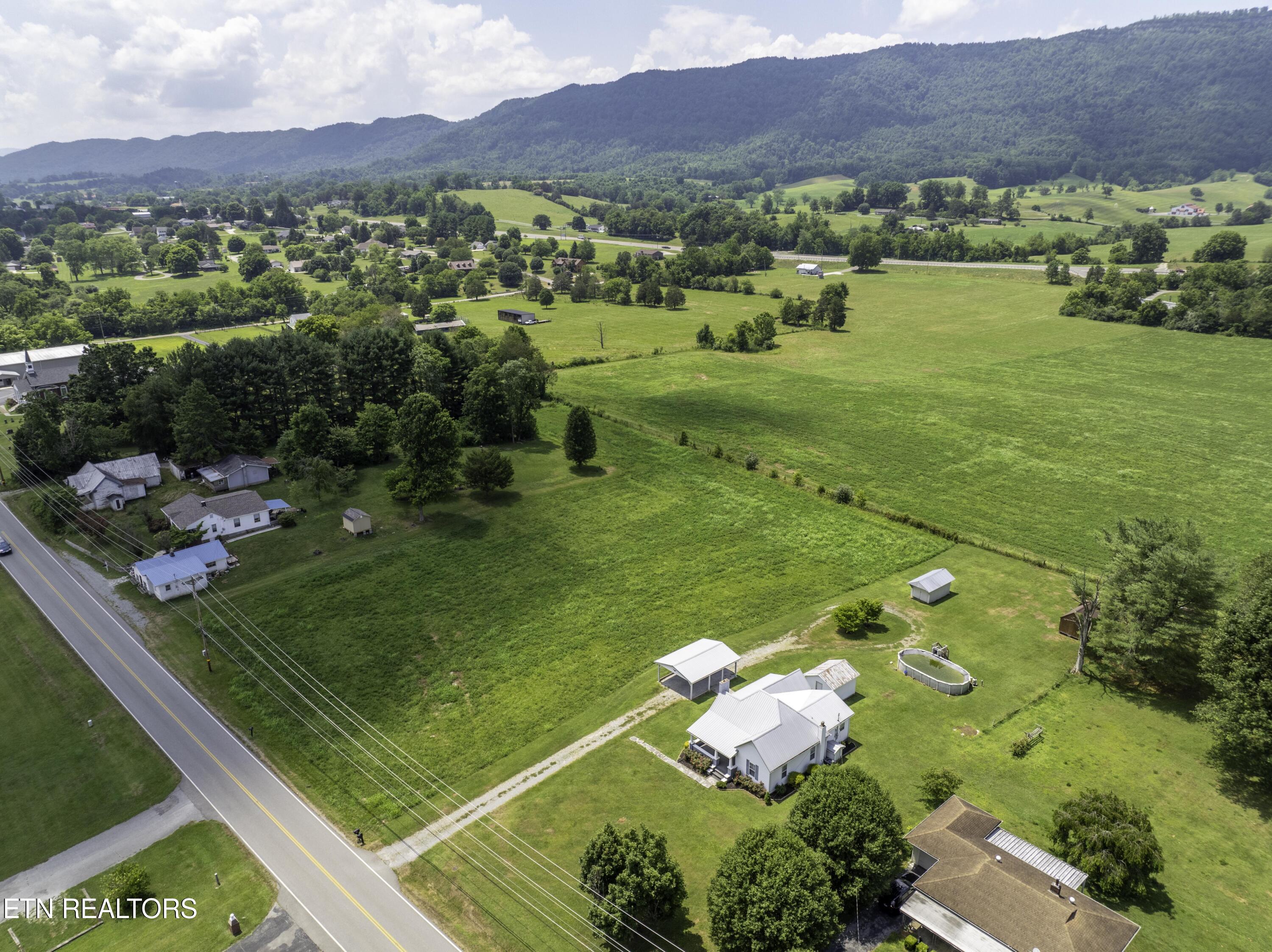 693 Old Middlesboro Highway Lafollette TN 37766