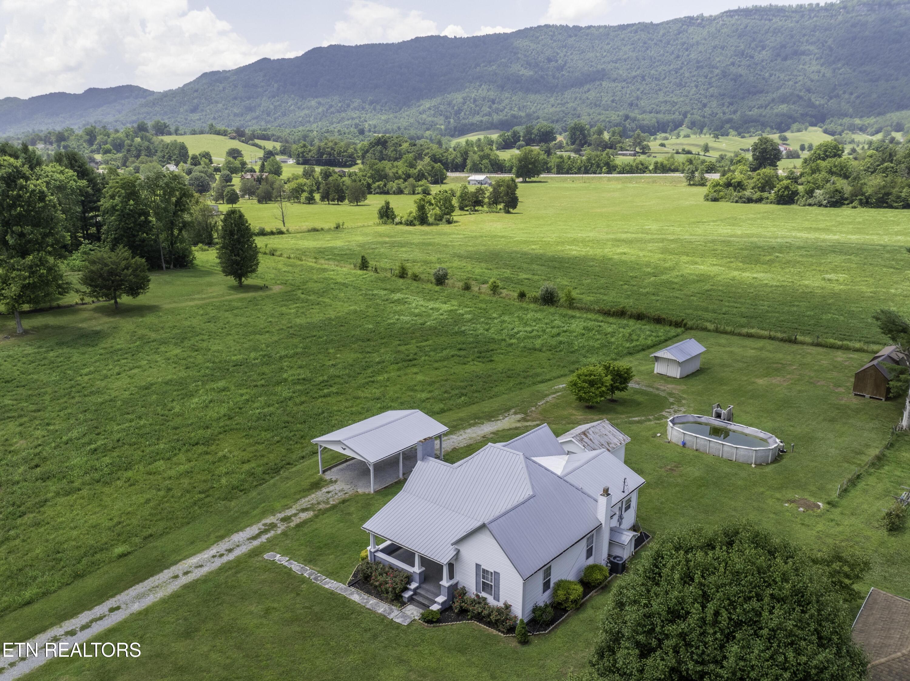 693 Old Middlesboro Highway Lafollette TN 37766