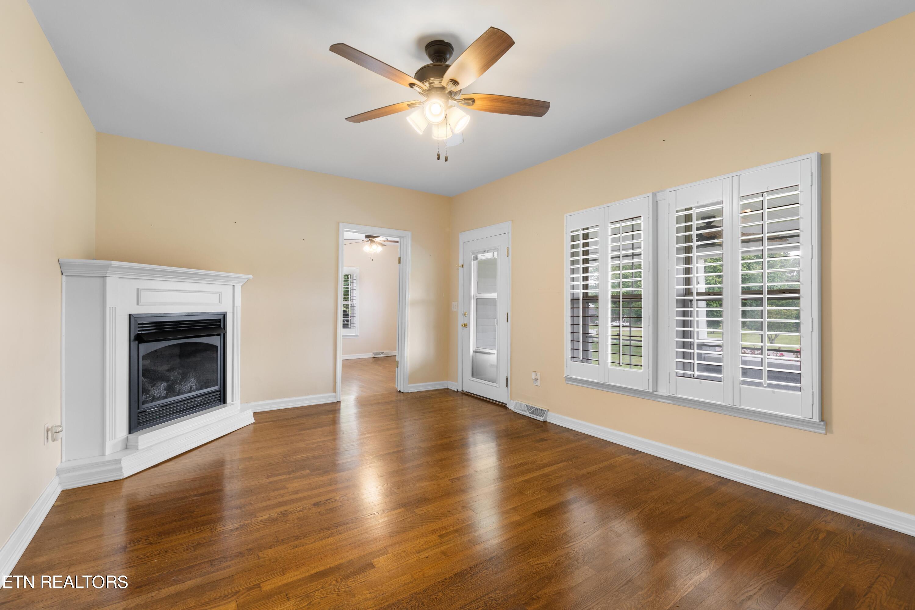 693 Old Middlesboro Highway Lafollette TN 37766