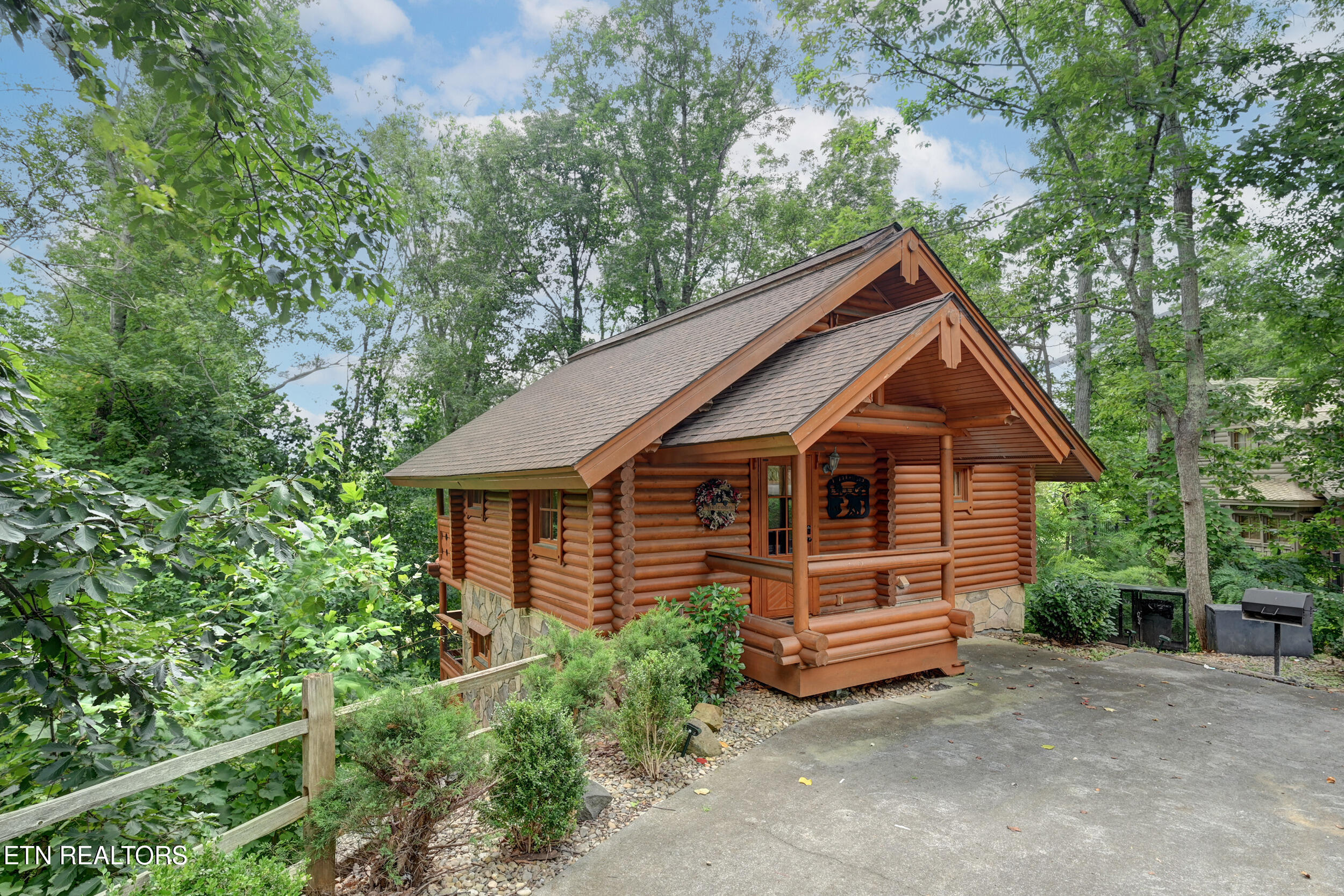 917 Pine Cone Way Gatlinburg TN 37738