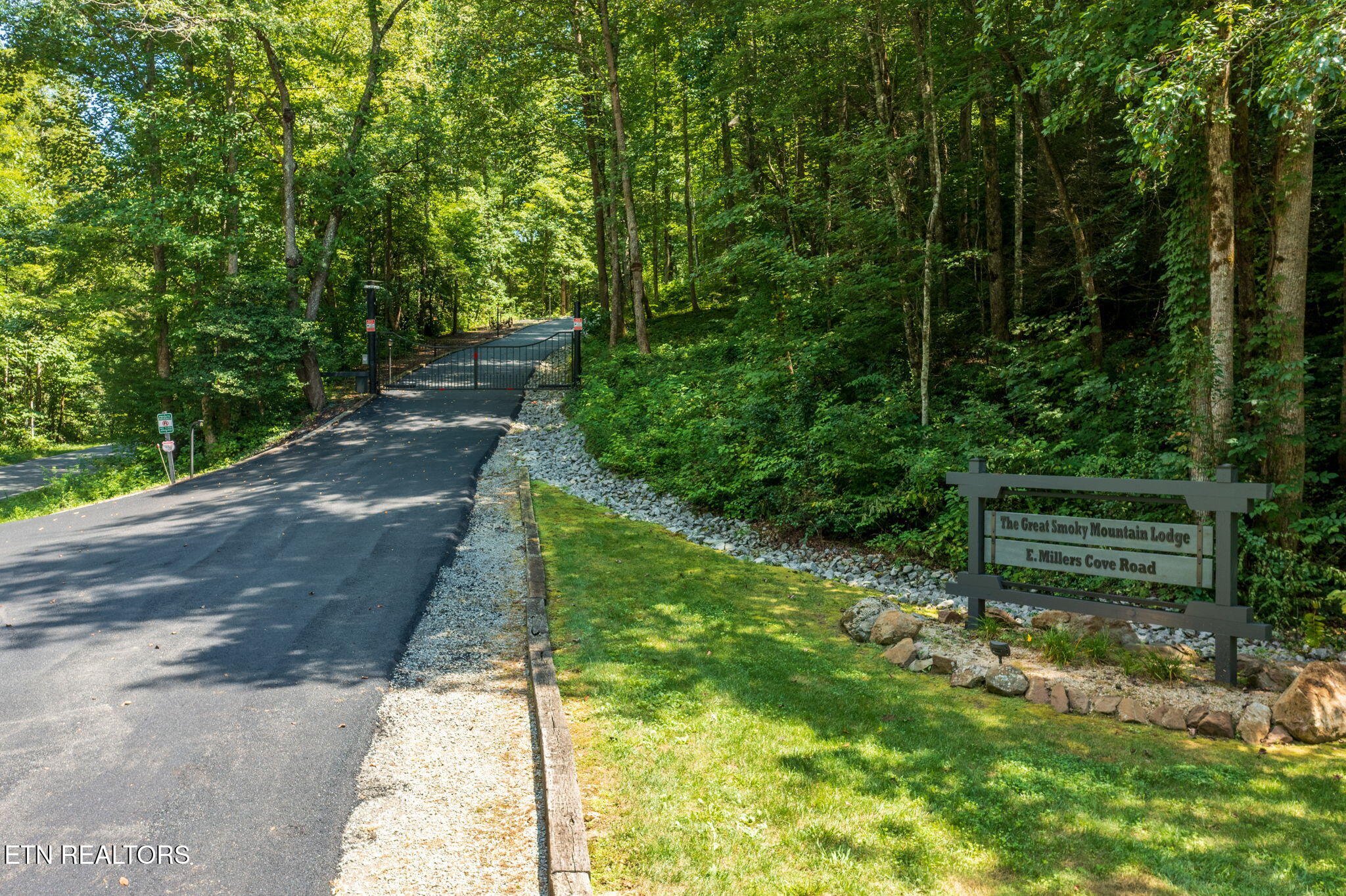 2000 E Millers Cove Road Walland TN 37886