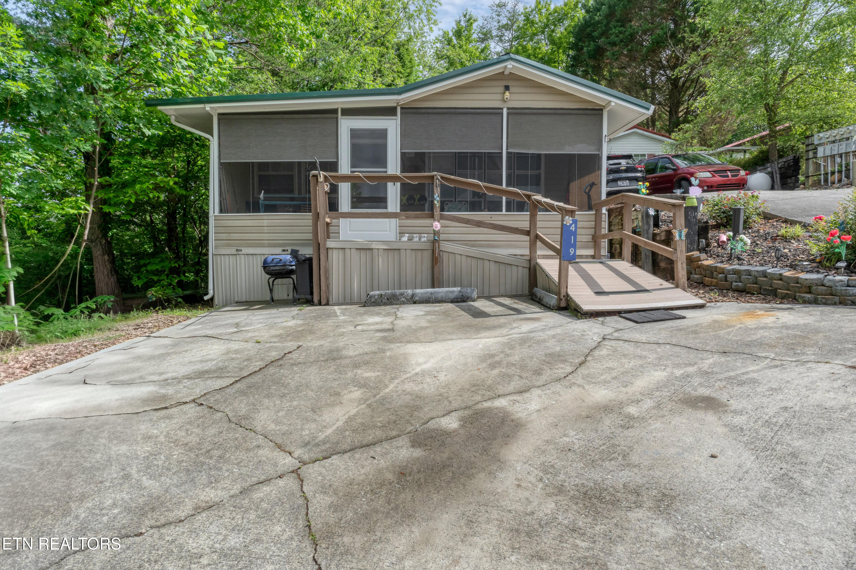419 Mountain Thrush Drive Townsend TN 37882