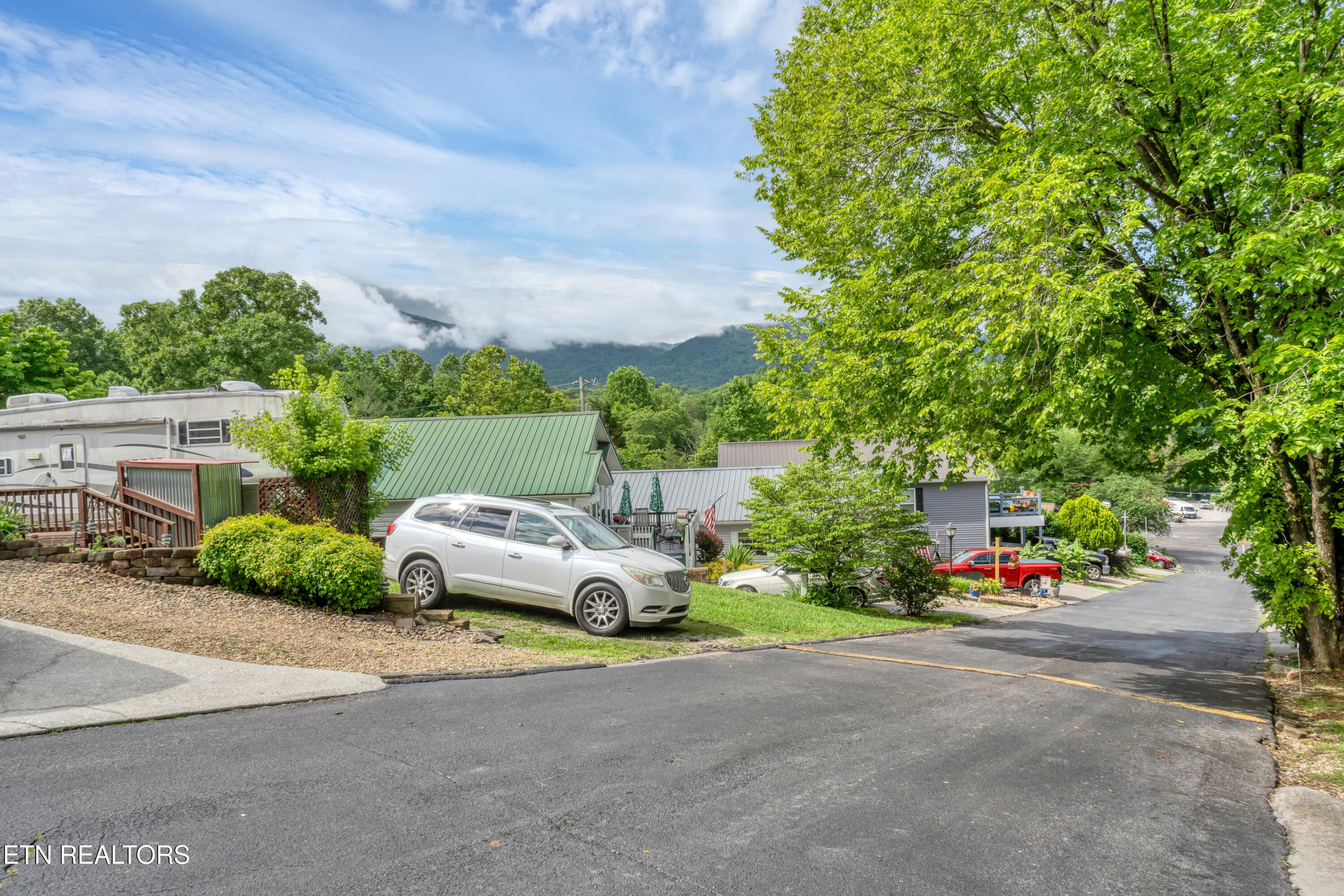 419 Mountain Thrush Drive Townsend TN 37882