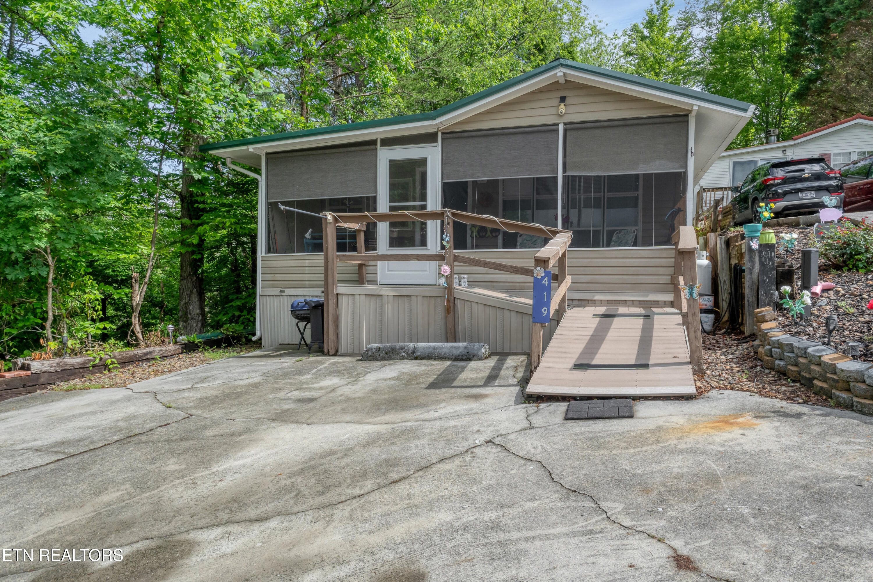 419 Mountain Thrush Drive Townsend TN 37882