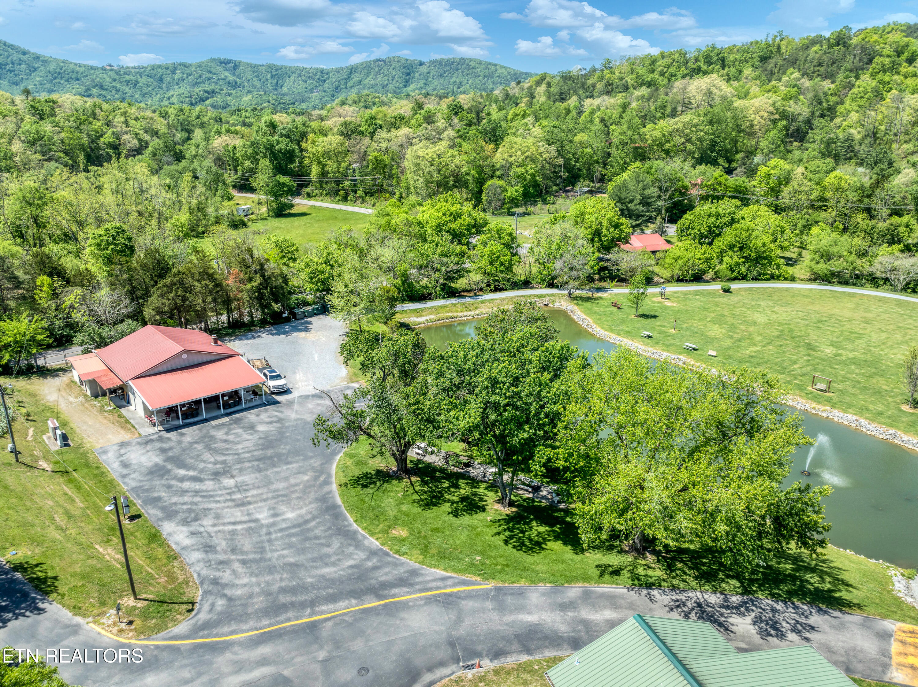 419 Mountain Thrush Drive Townsend TN 37882