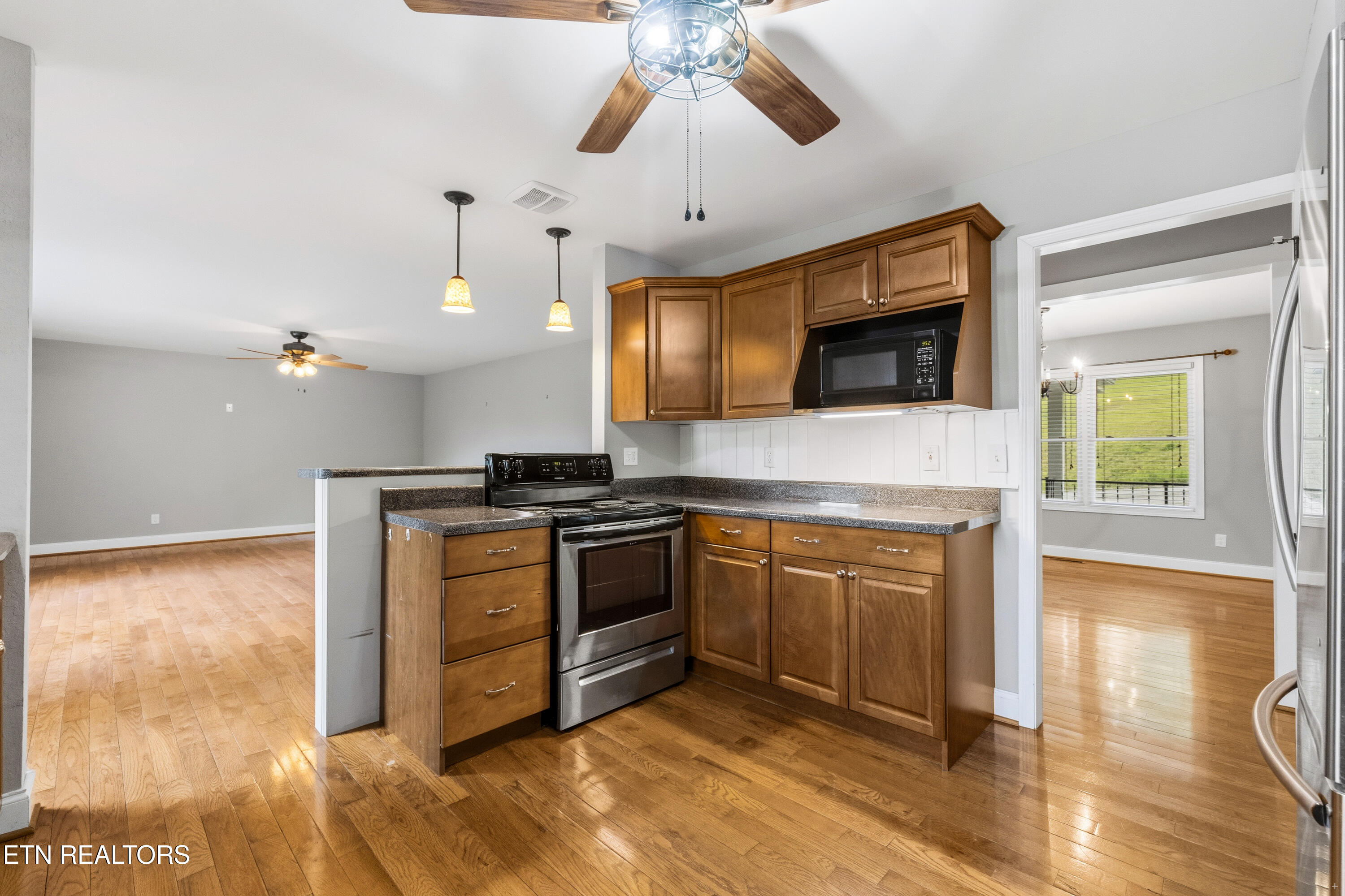 212 Poppy Hill Lane Lafollette TN 37766