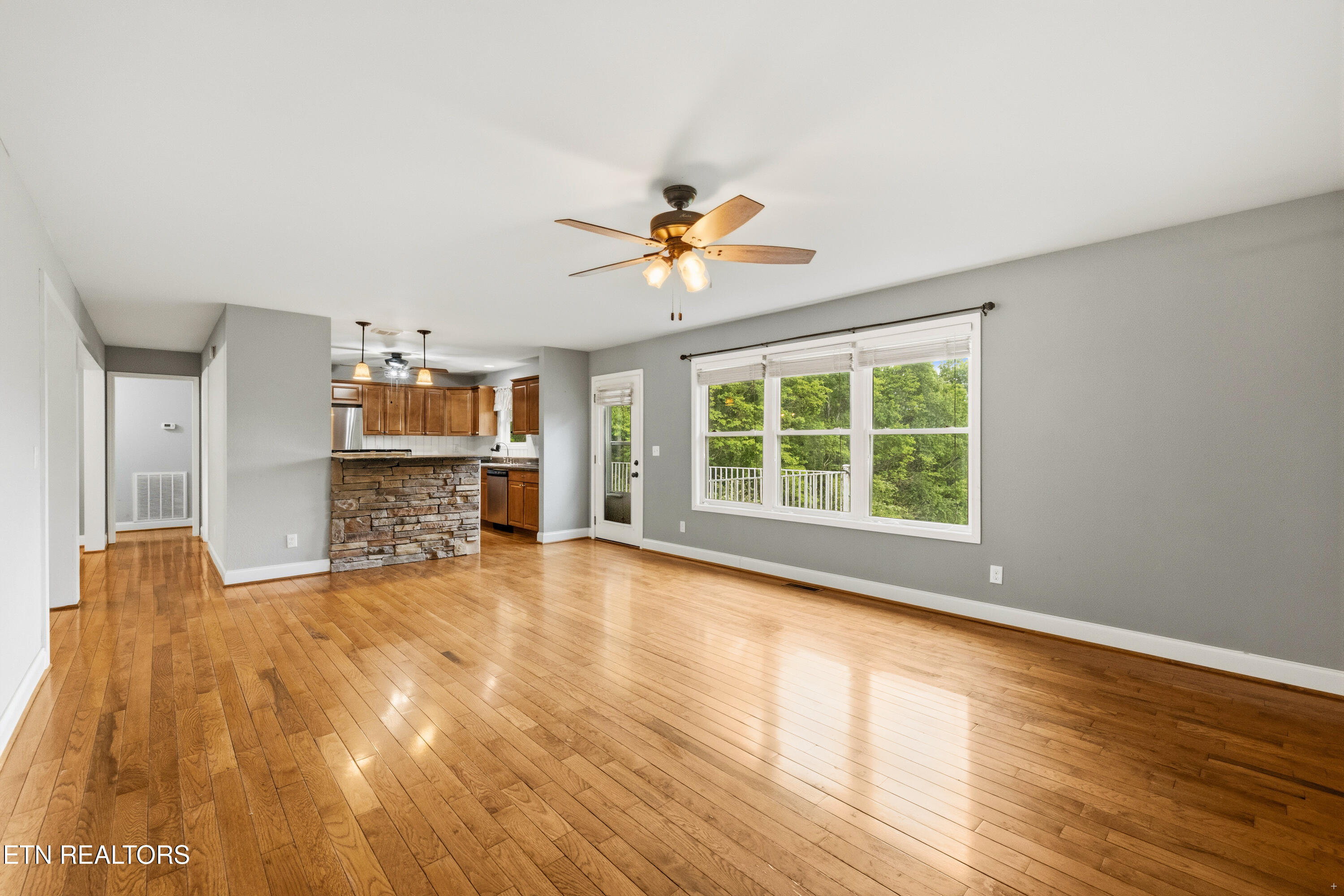 212 Poppy Hill Lane Lafollette TN 37766