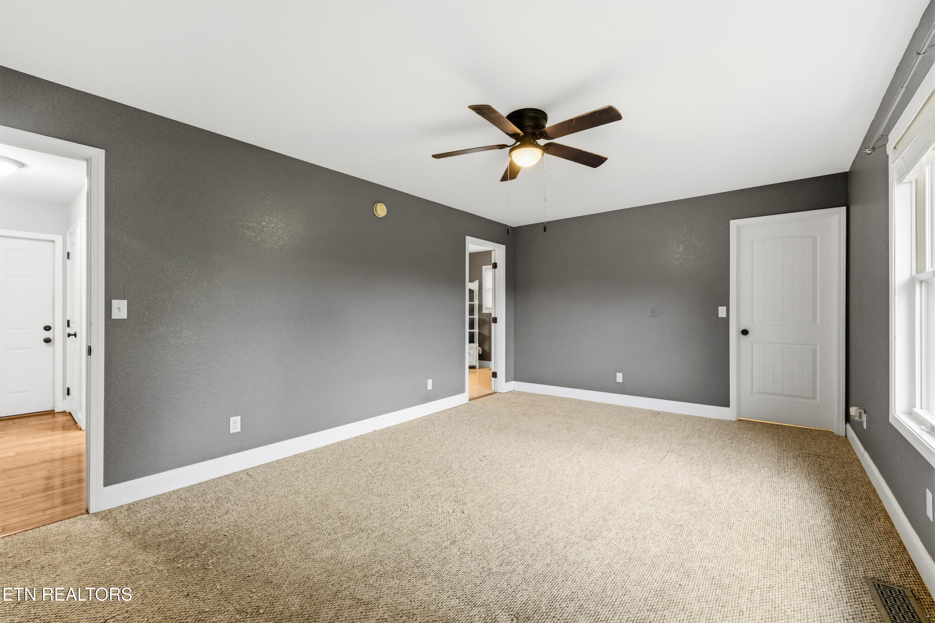 212 Poppy Hill Lane Lafollette TN 37766