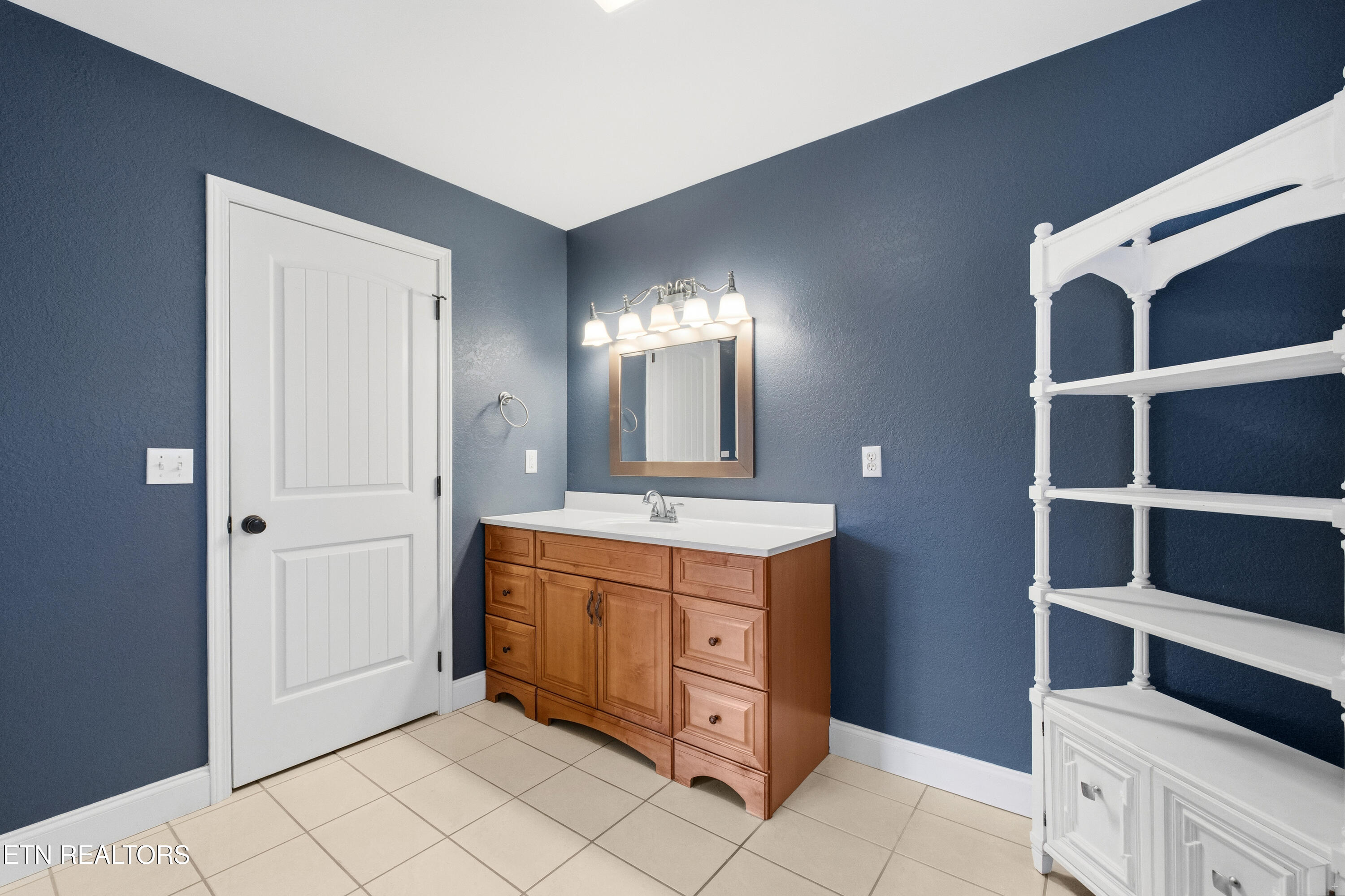 212 Poppy Hill Lane Lafollette TN 37766