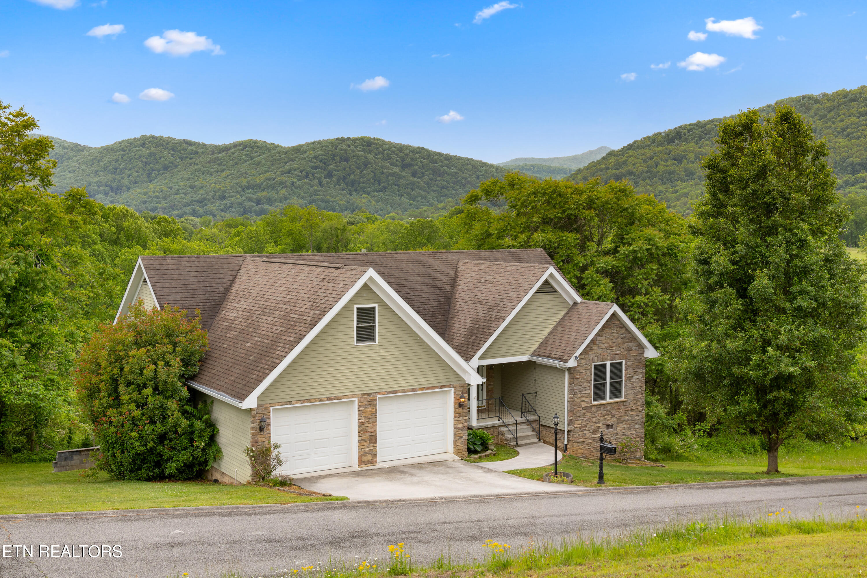 212 Poppy Hill Lane Lafollette TN 37766