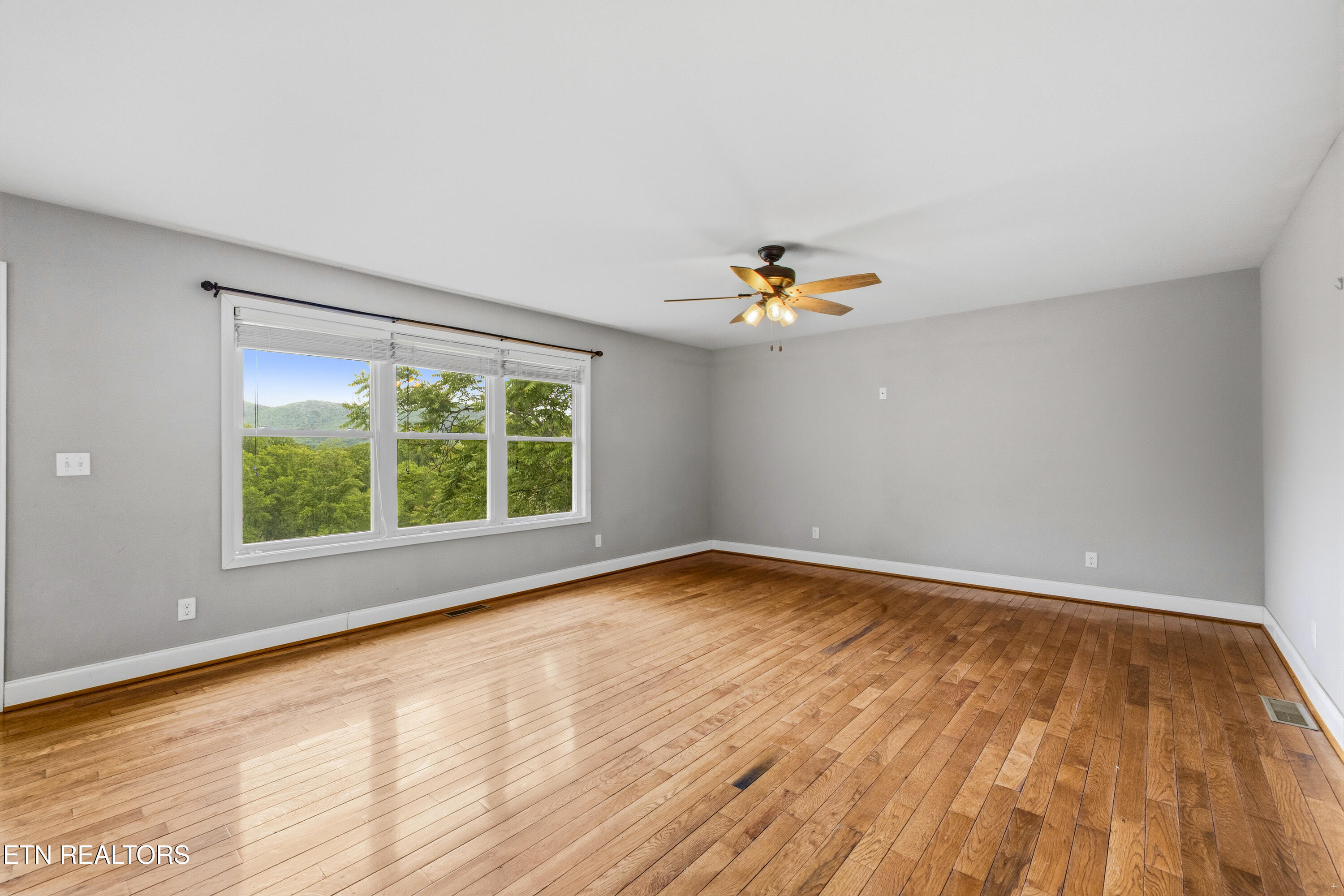 212 Poppy Hill Lane Lafollette TN 37766