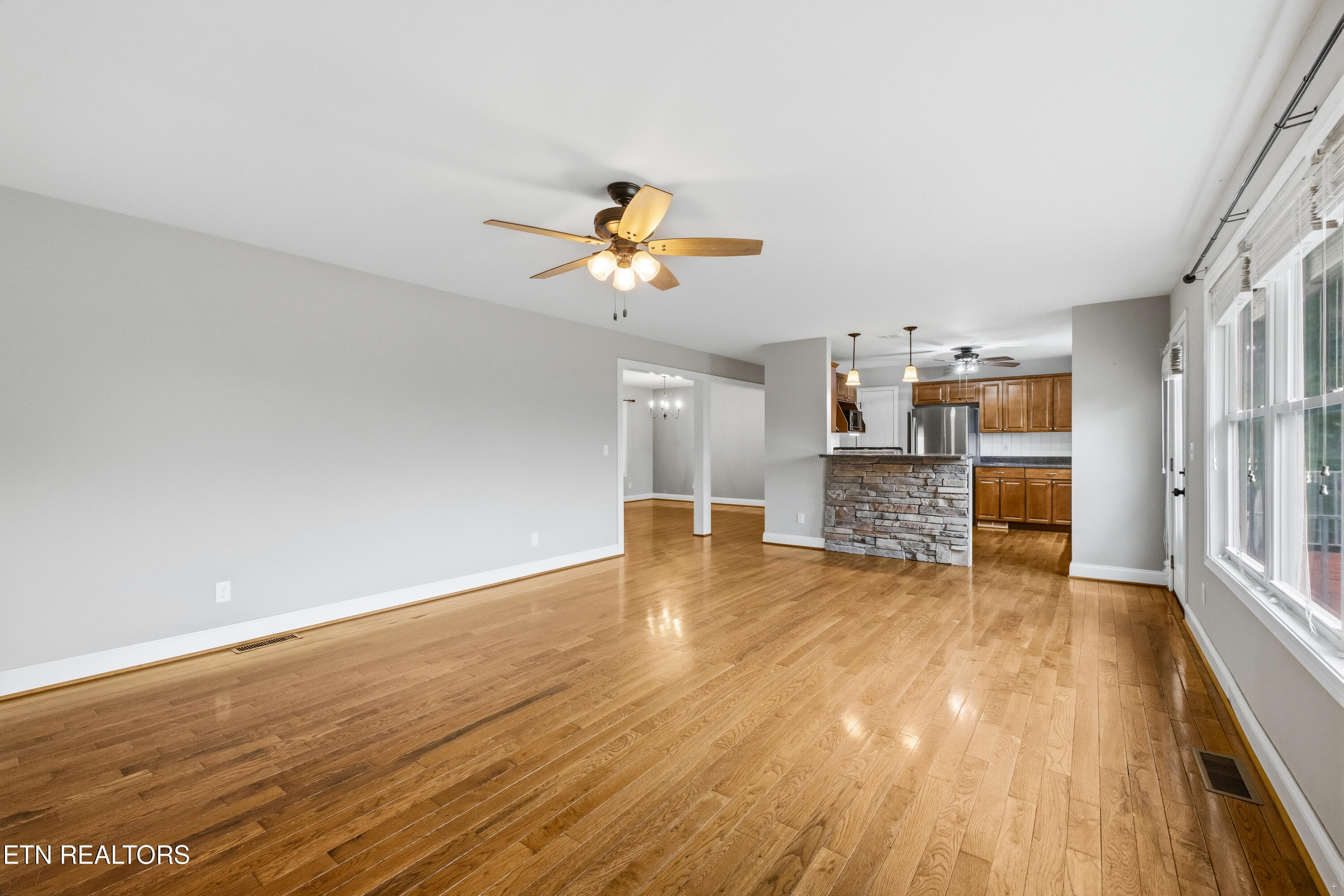 212 Poppy Hill Lane Lafollette TN 37766