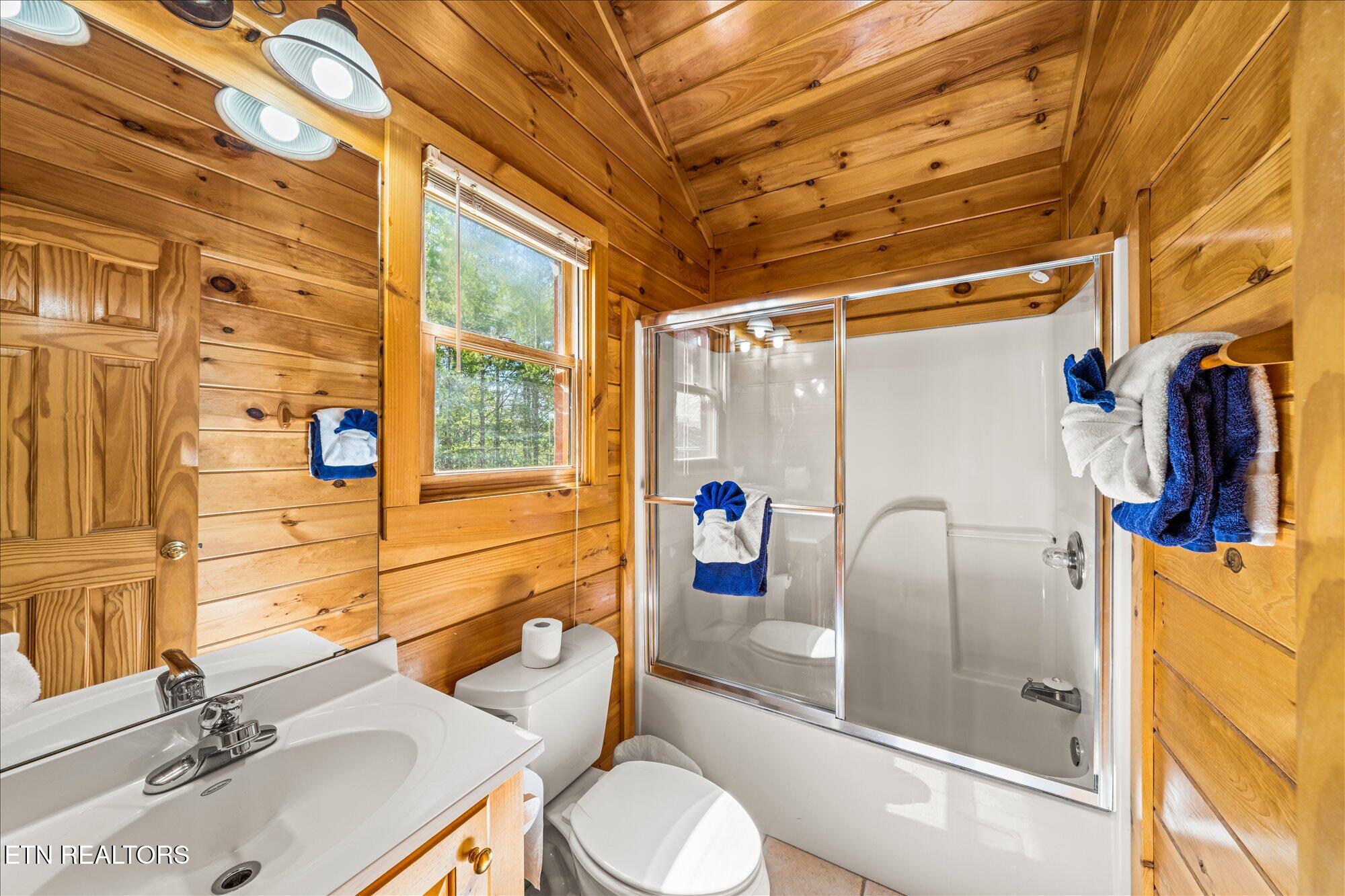 2545 Raccoon Hollow Way Sevierville TN 37862