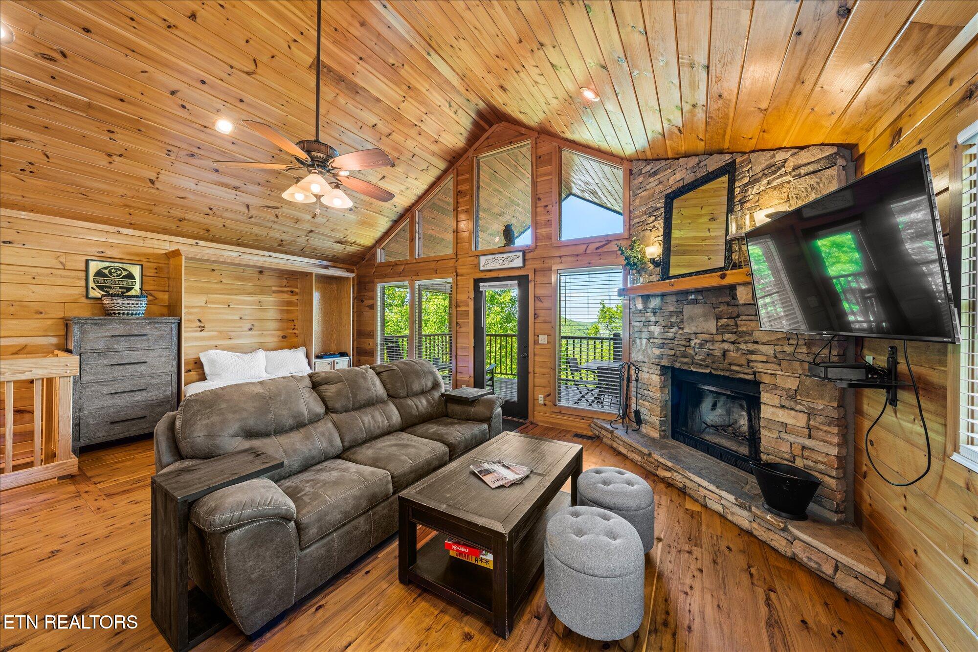 2545 Raccoon Hollow Way Sevierville TN 37862