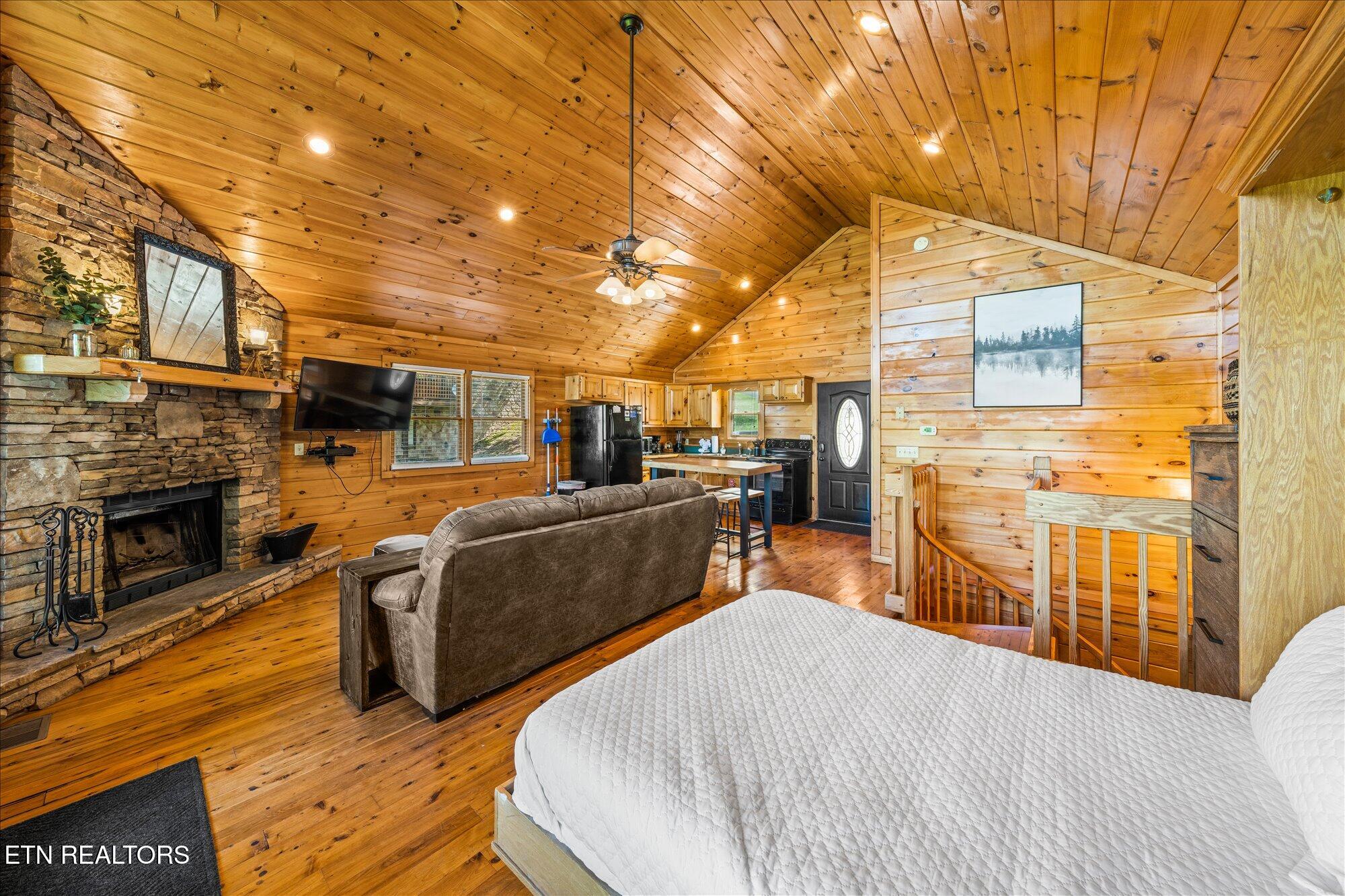 2545 Raccoon Hollow Way Sevierville TN 37862