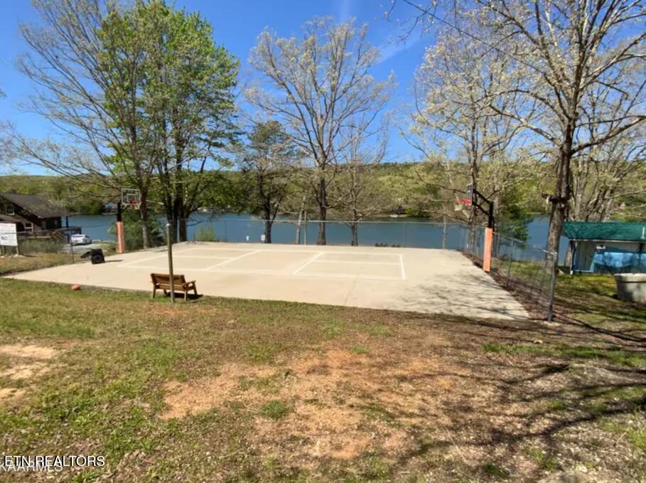 6814 Flats Road Tallassee TN 37878