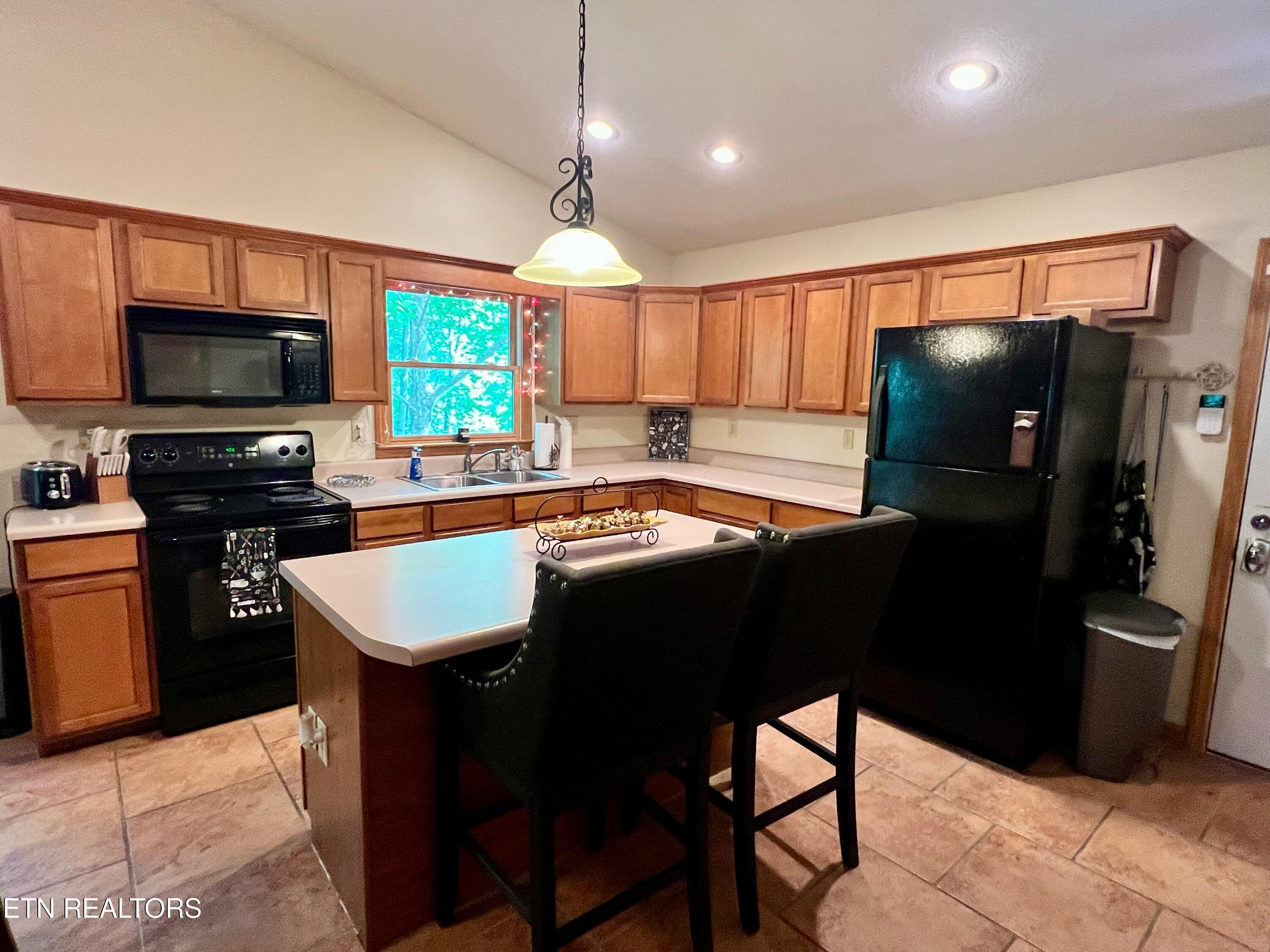 6814 Flats Road Tallassee TN 37878