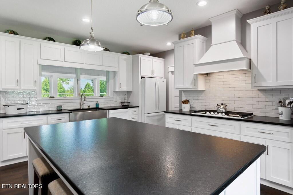 171 Lakeview Circle Byrdstown TN 38549