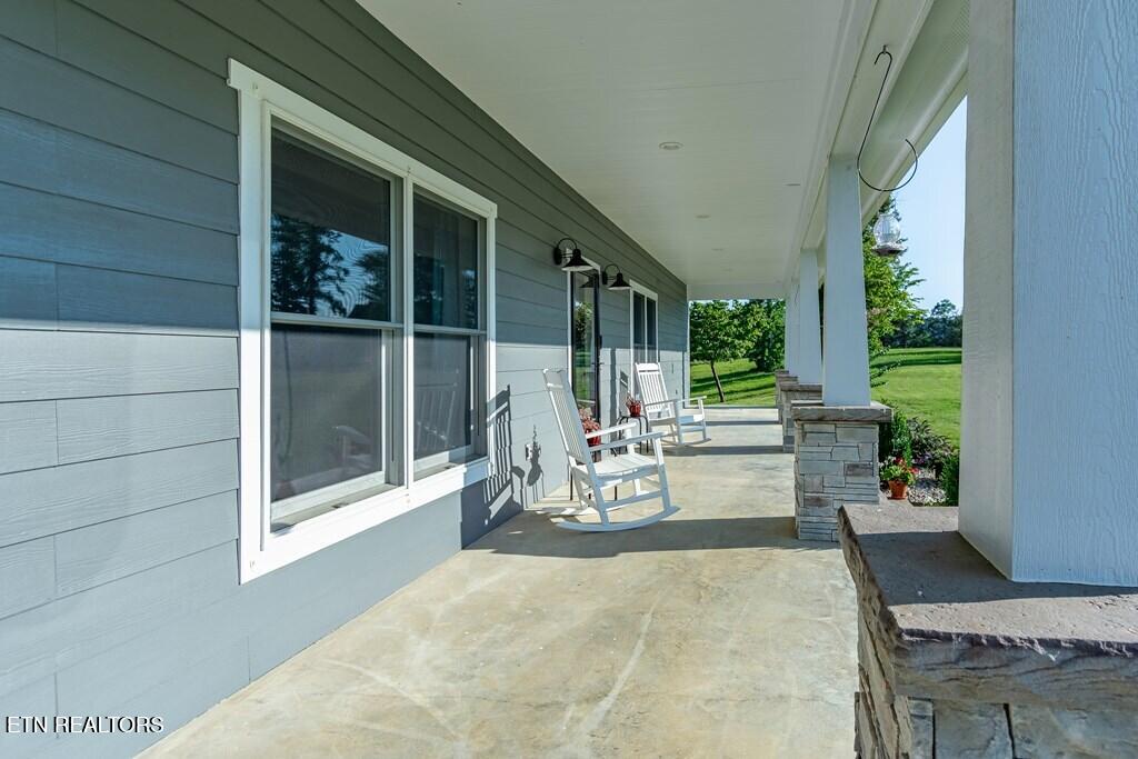 171 Lakeview Circle Byrdstown TN 38549