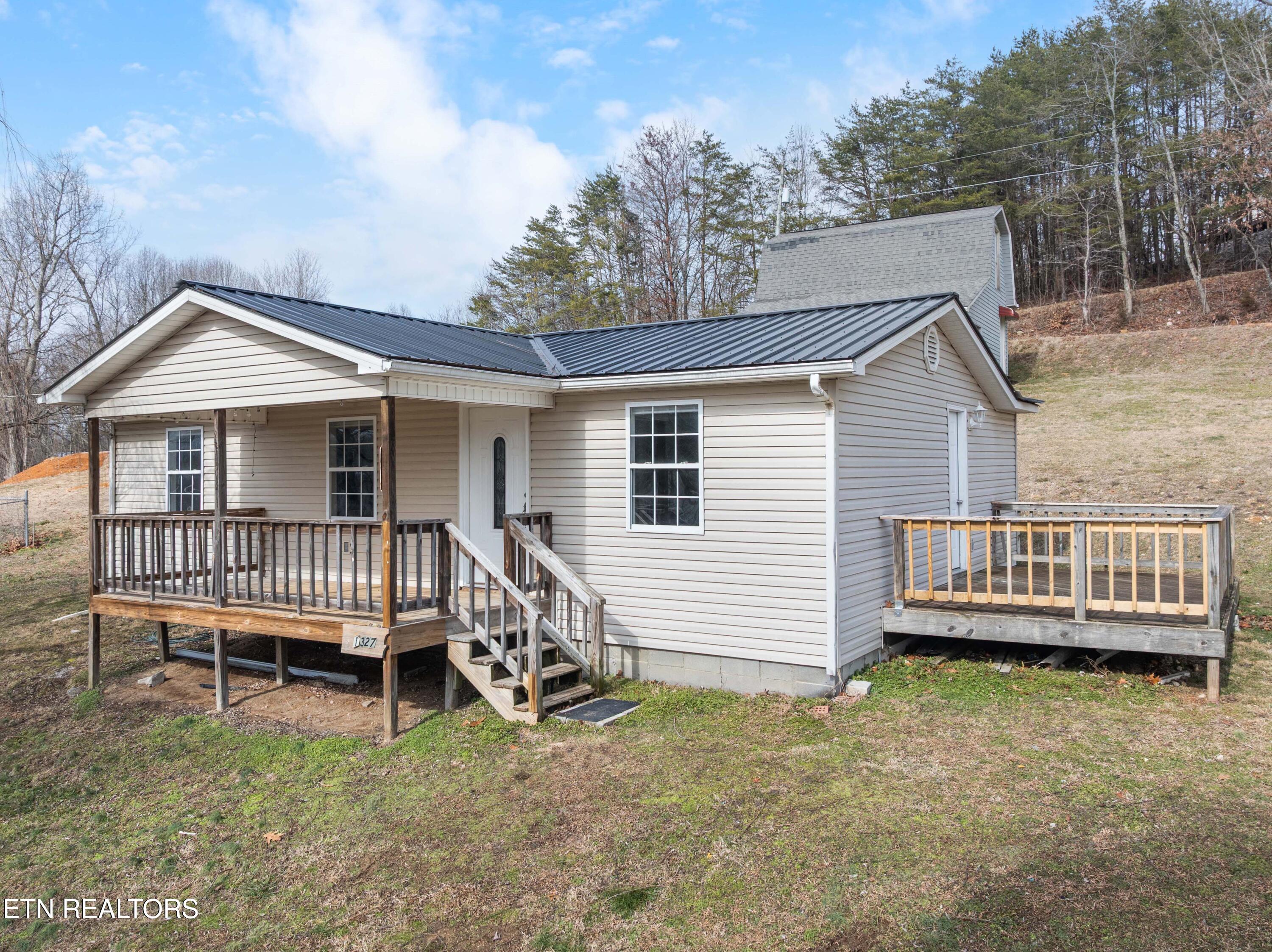1327 Pinecrest Road Jacksboro TN 37757