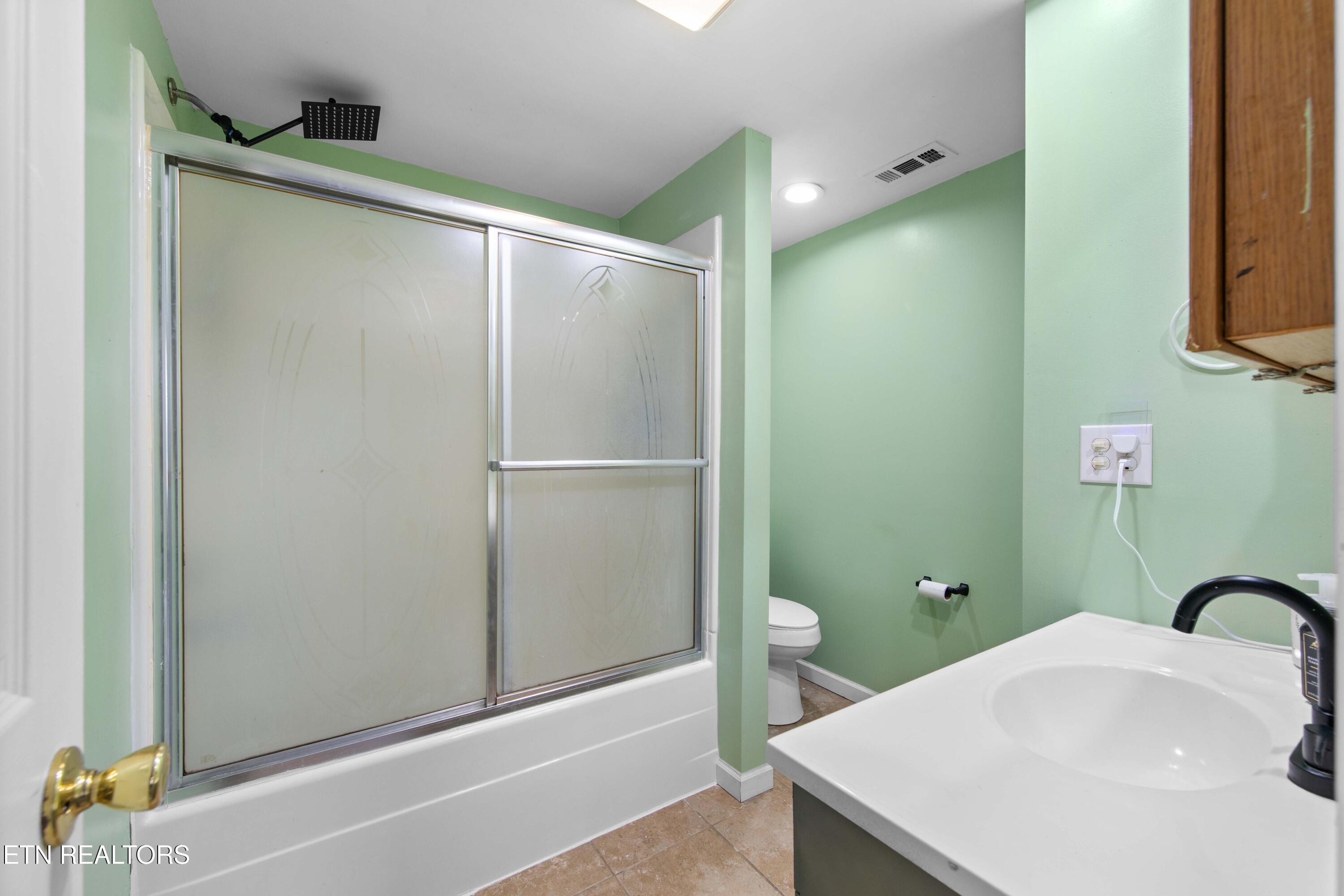 1327 Pinecrest Road Jacksboro TN 37757