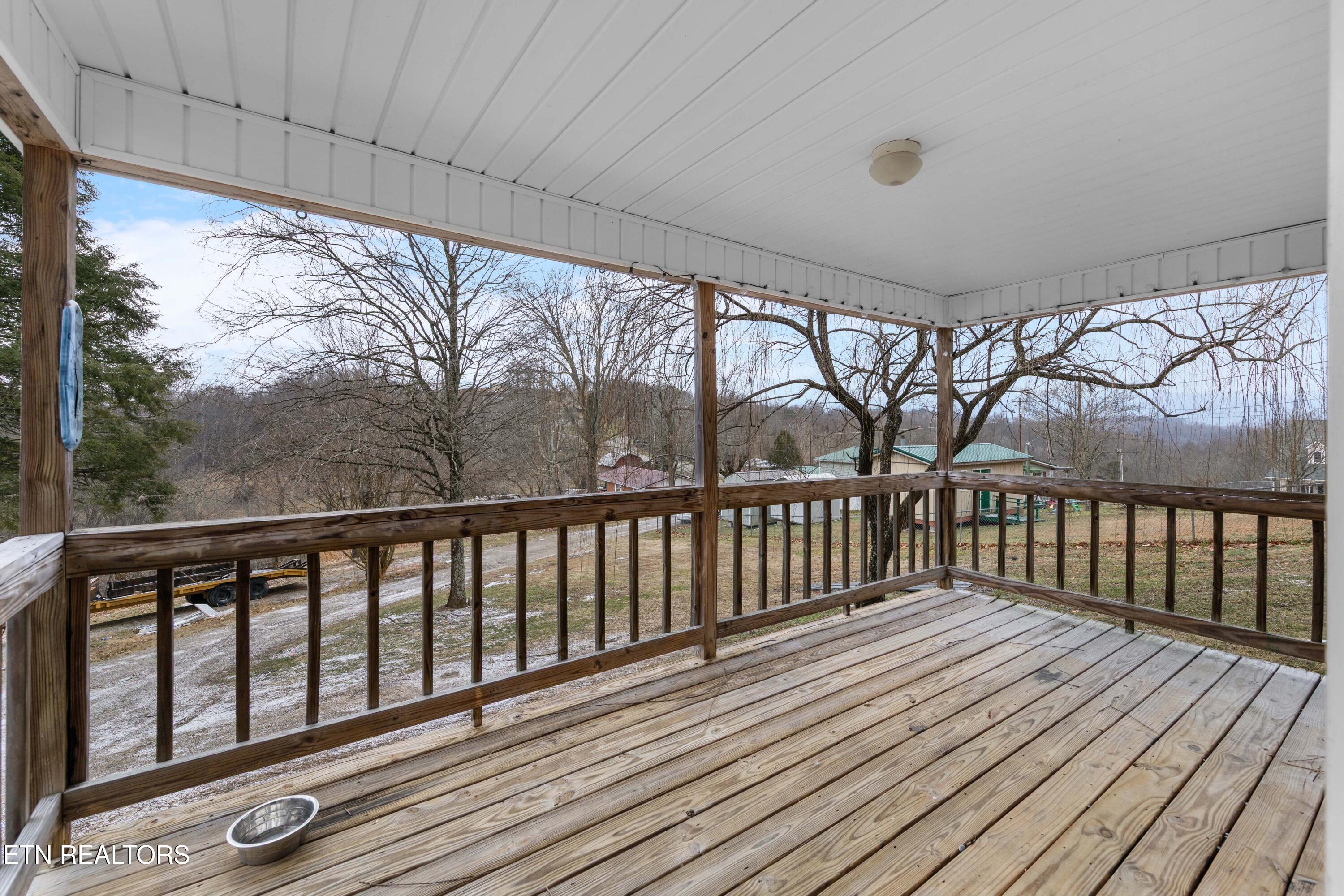 1327 Pinecrest Road Jacksboro TN 37757