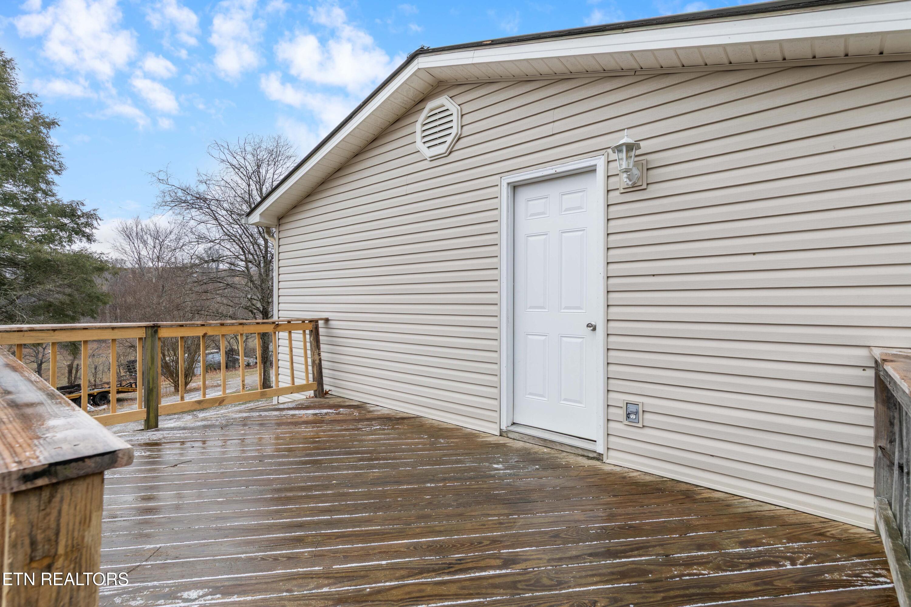 1327 Pinecrest Road Jacksboro TN 37757