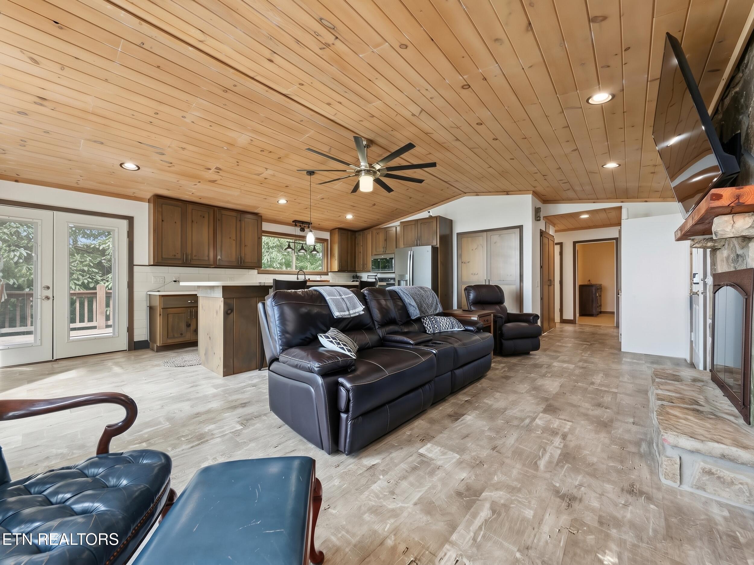 1001 Old Laurel Lane Sevierville TN 37876