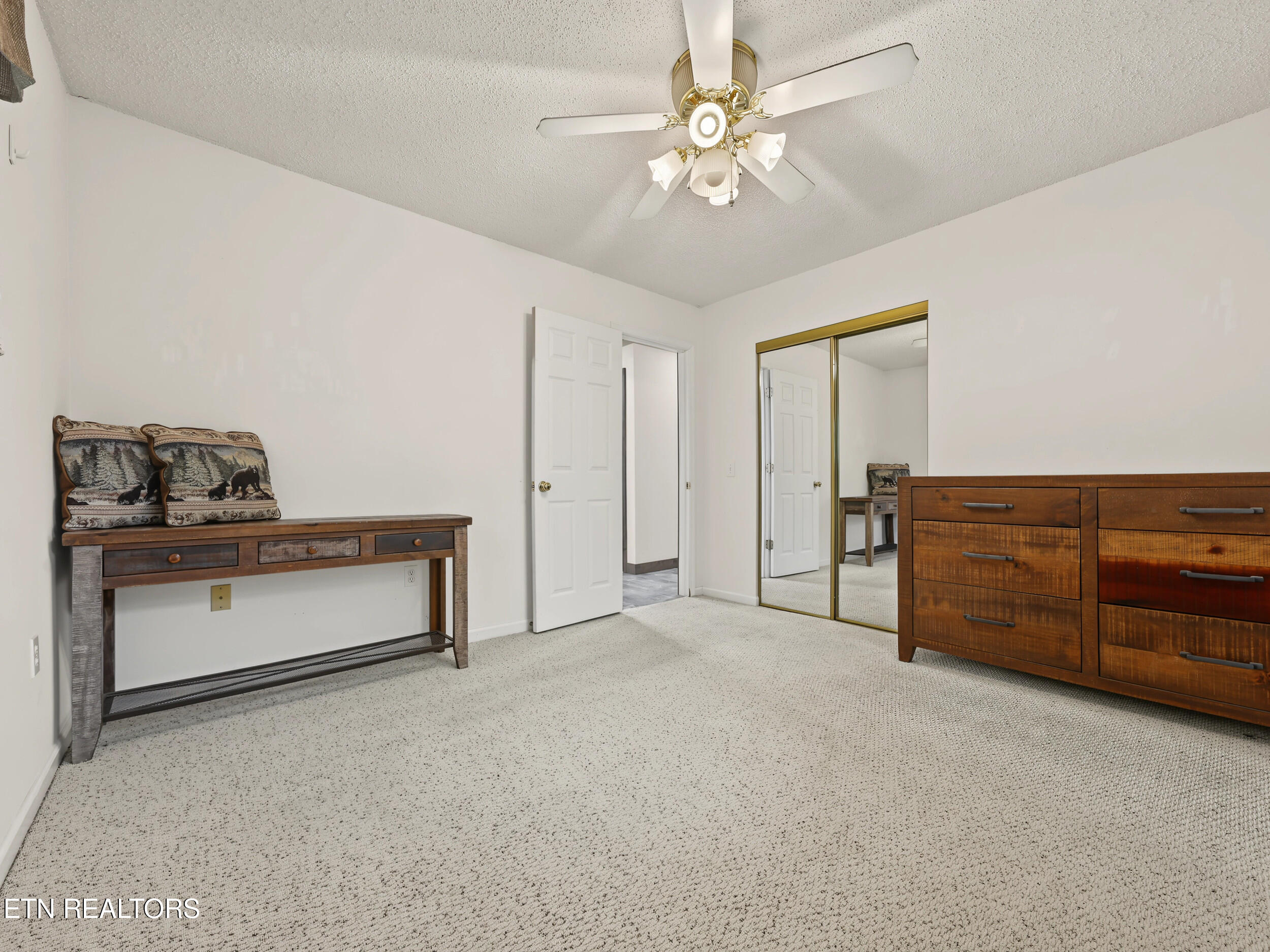 1001 Old Laurel Lane Sevierville TN 37876