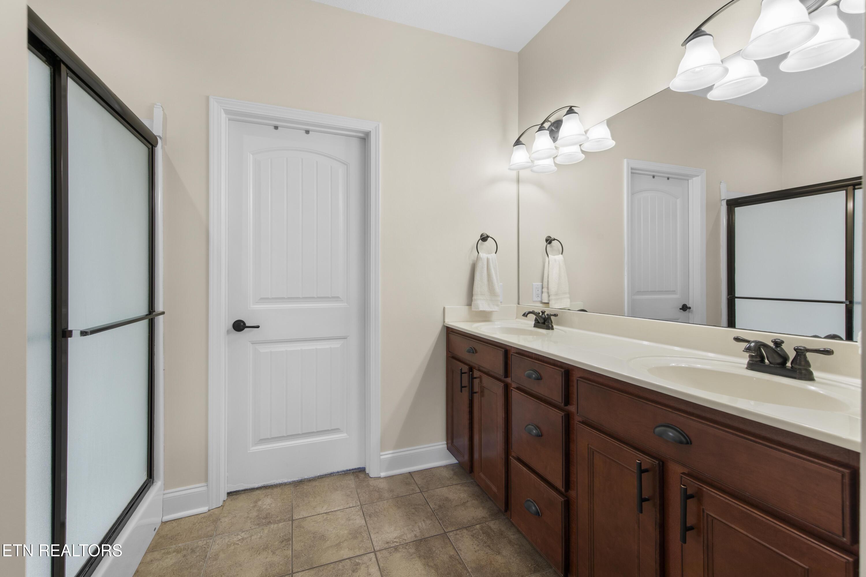 8313 Shoregate Lane Knoxville TN 37938