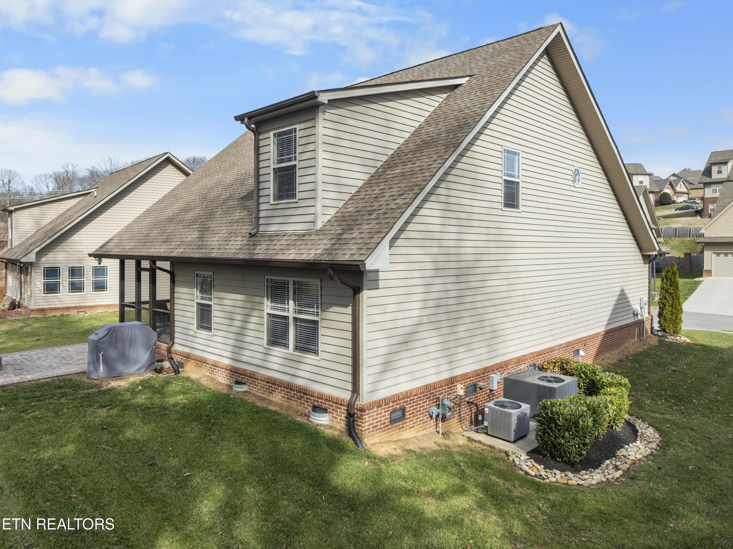 8313 Shoregate Lane Knoxville TN 37938
