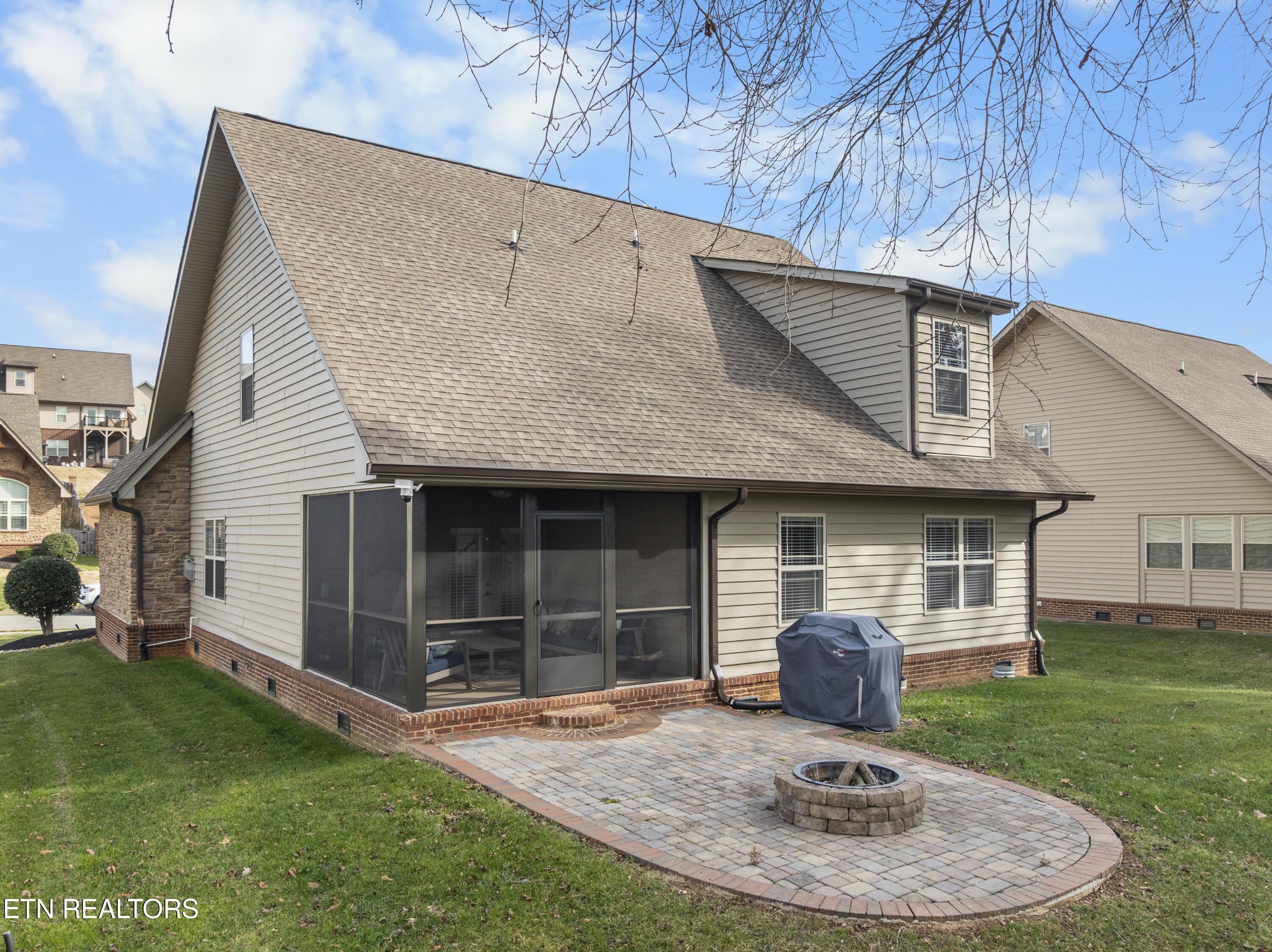 8313 Shoregate Lane Knoxville TN 37938
