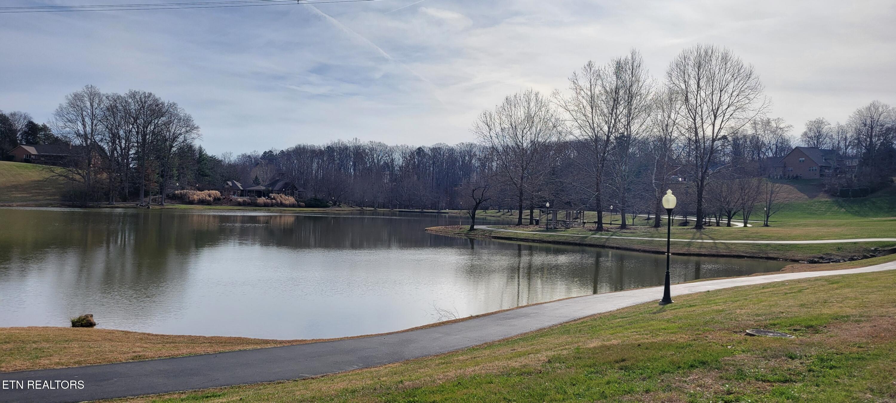 8313 Shoregate Lane Knoxville TN 37938