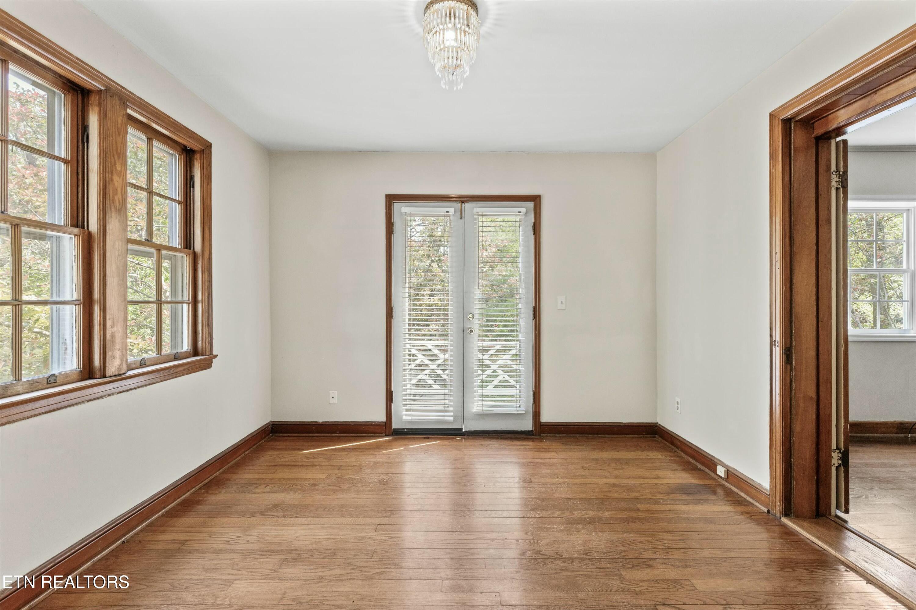 4304 Kingston Pike Knoxville TN 37919