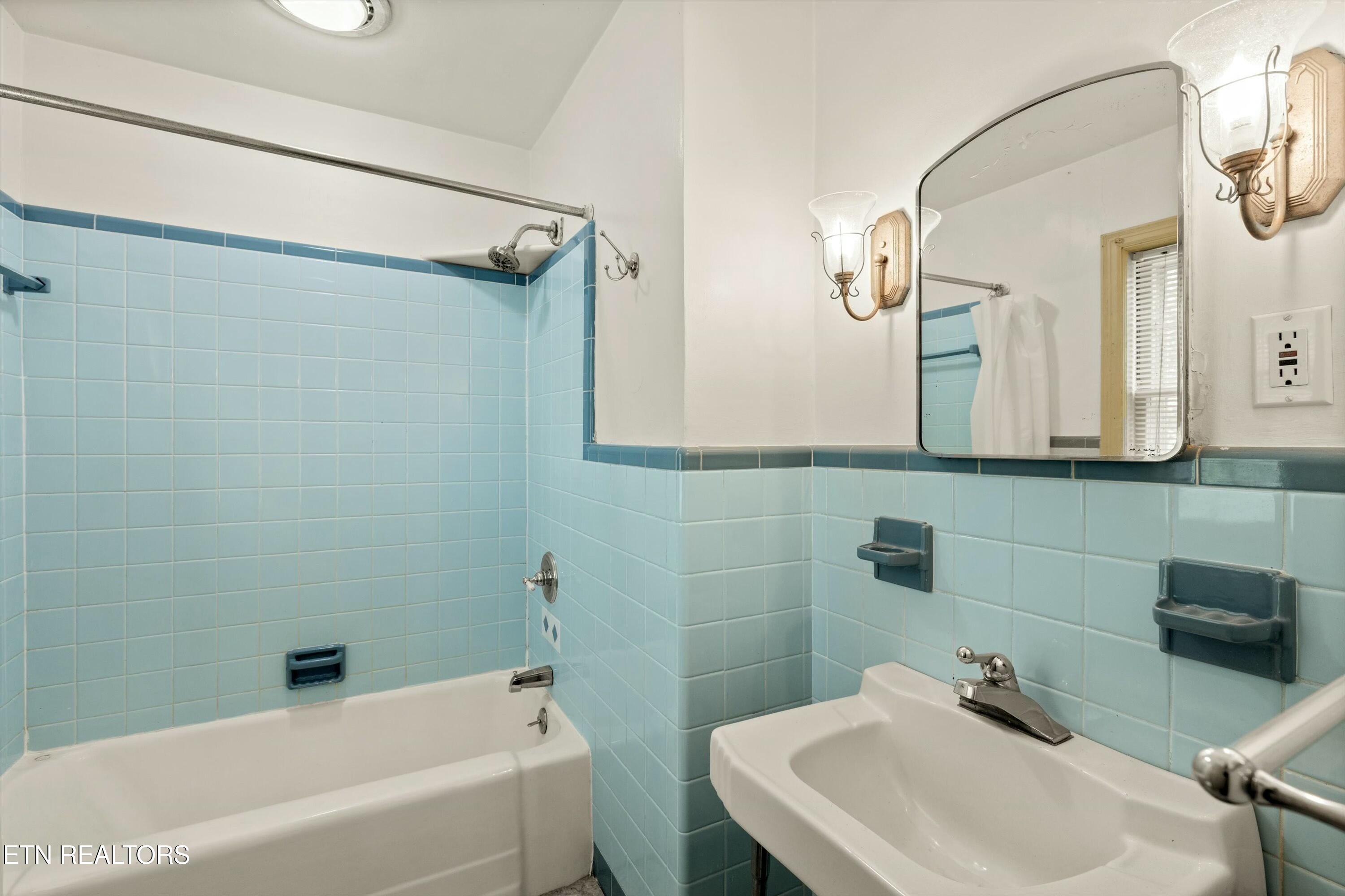 4304 Kingston Pike Knoxville TN 37919