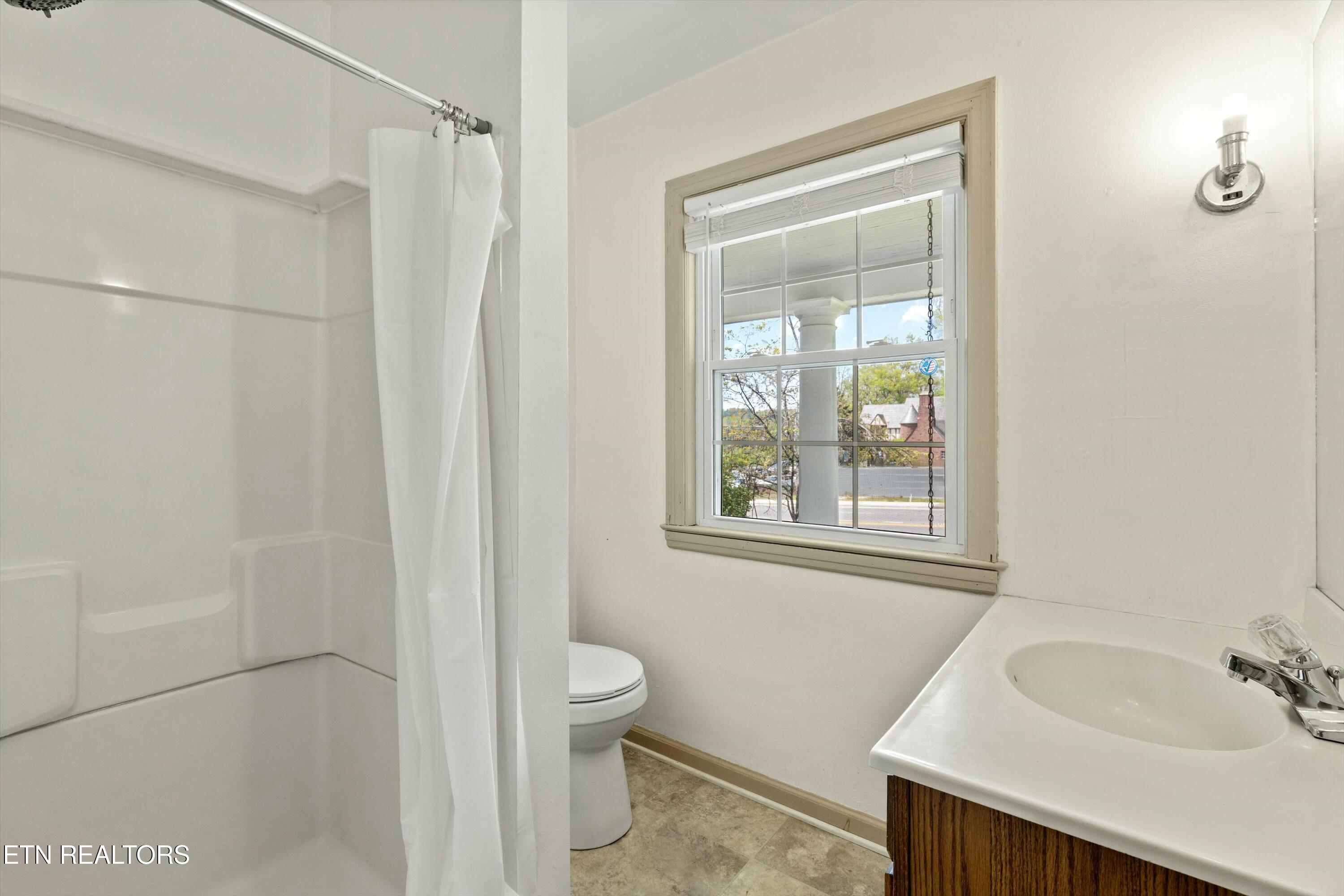 4304 Kingston Pike Knoxville TN 37919