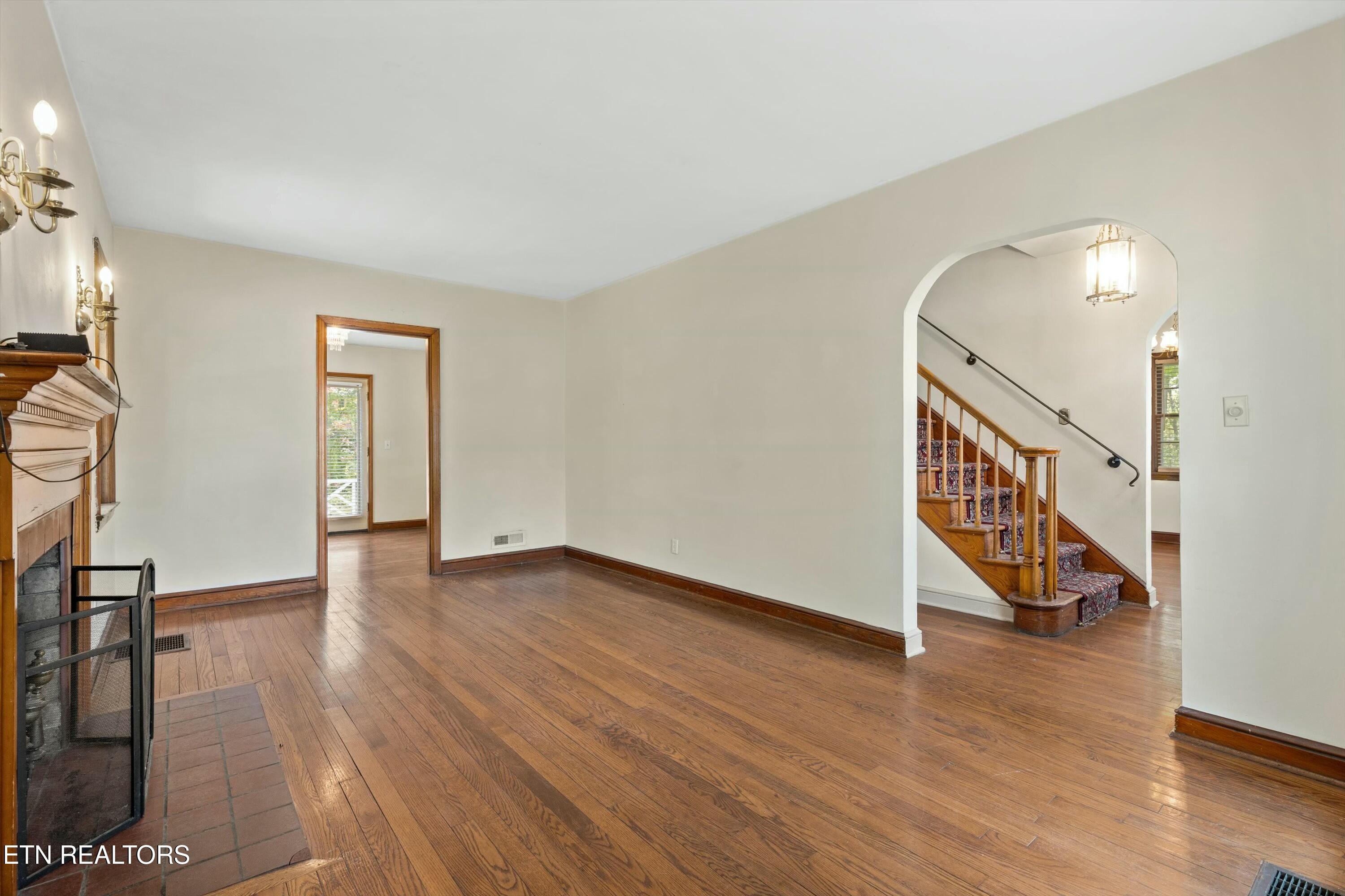 4304 Kingston Pike Knoxville TN 37919