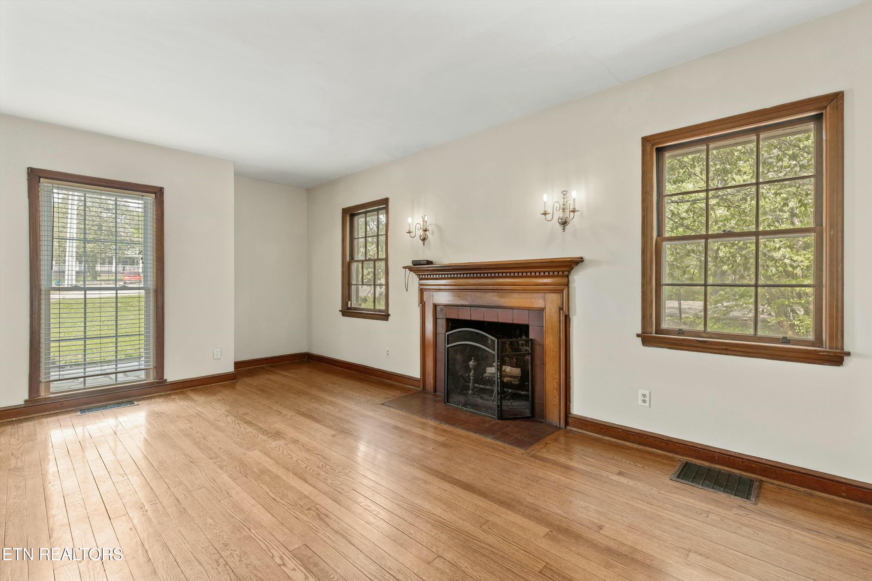 4304 Kingston Pike Knoxville TN 37919