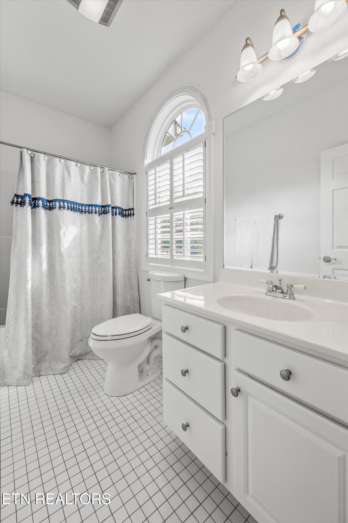 905 Vista Oaks Lane Knoxville TN 37919