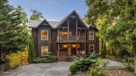 1960 Blackthorn Trail Sevierville TN 37876