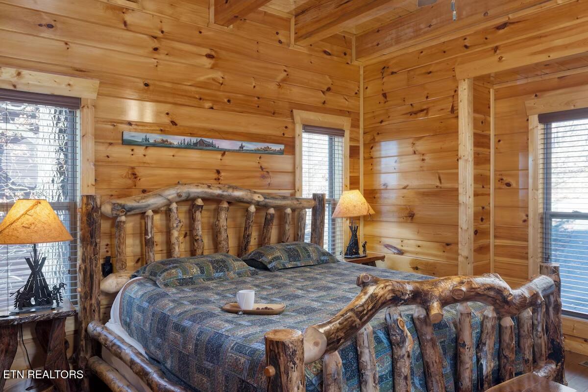 1960 Blackthorn Trail Sevierville TN 37876